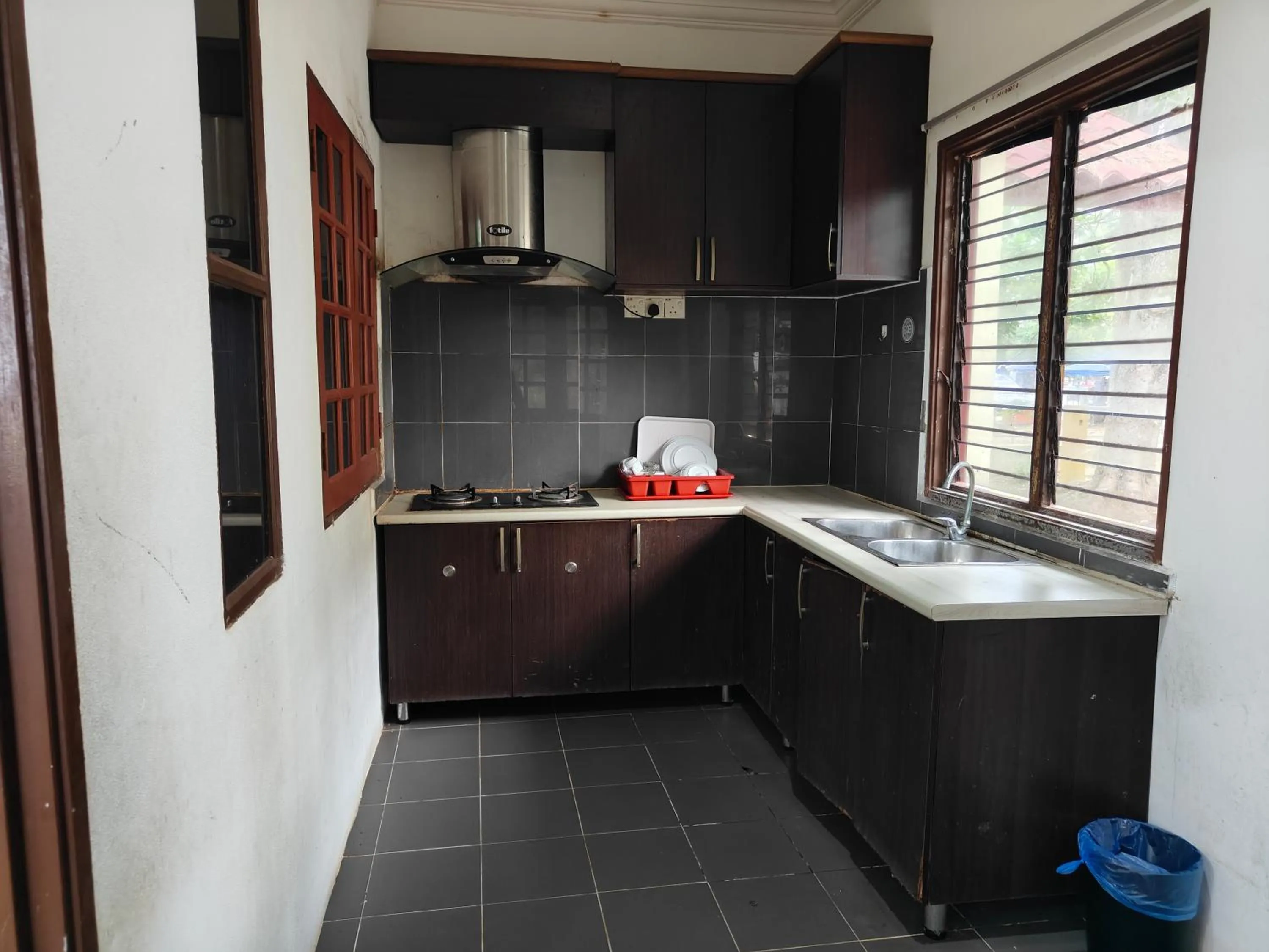Kitchen or kitchenette in TERENGGANU EQUESTRIAN RESORT (PADDOCK INN)