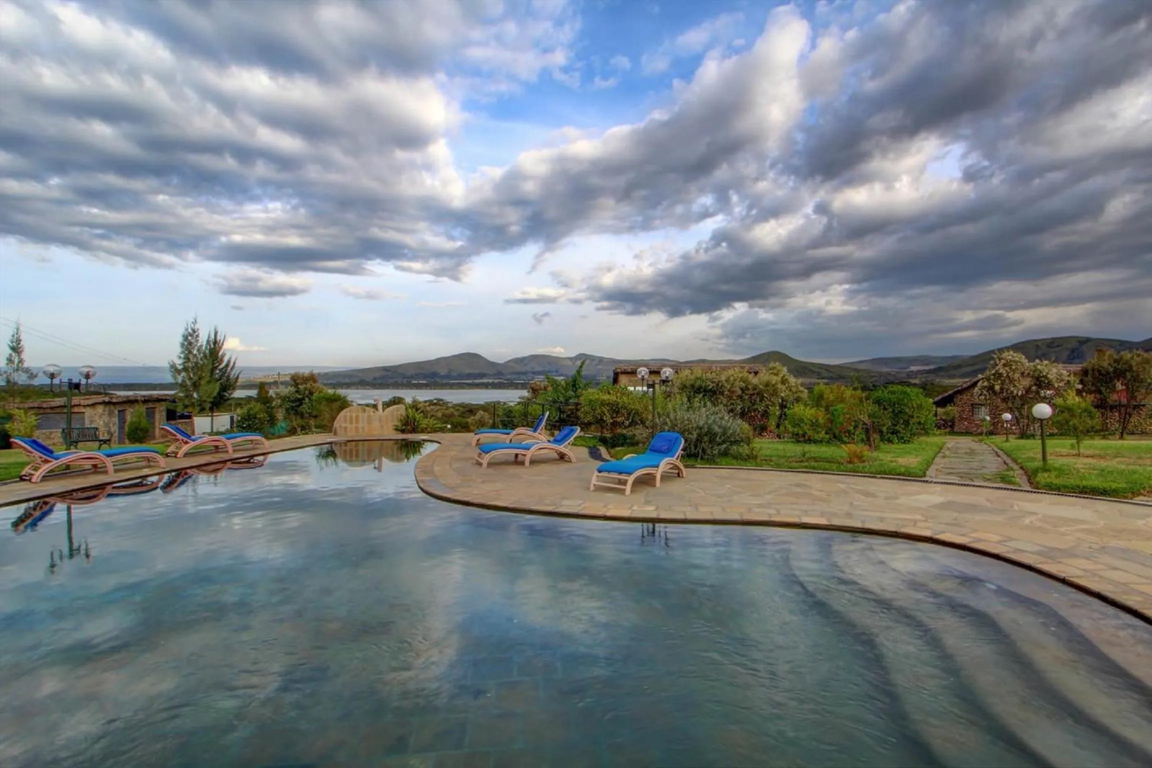 Swimming pool in Naivasha Kongoni Lodge - Lakefront Getaway