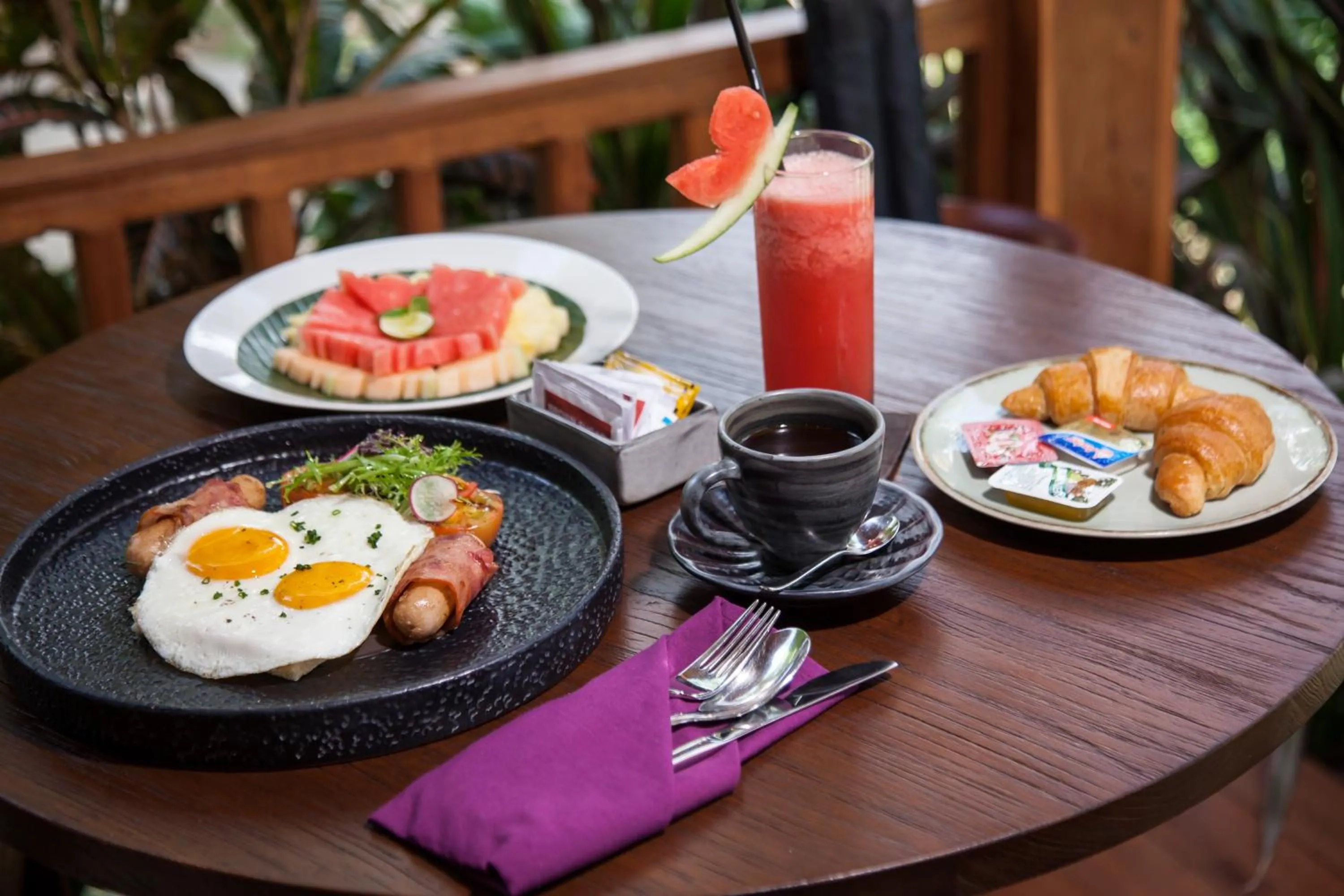 Breakfast in Berlima Wooden Lodge by GenuineHost