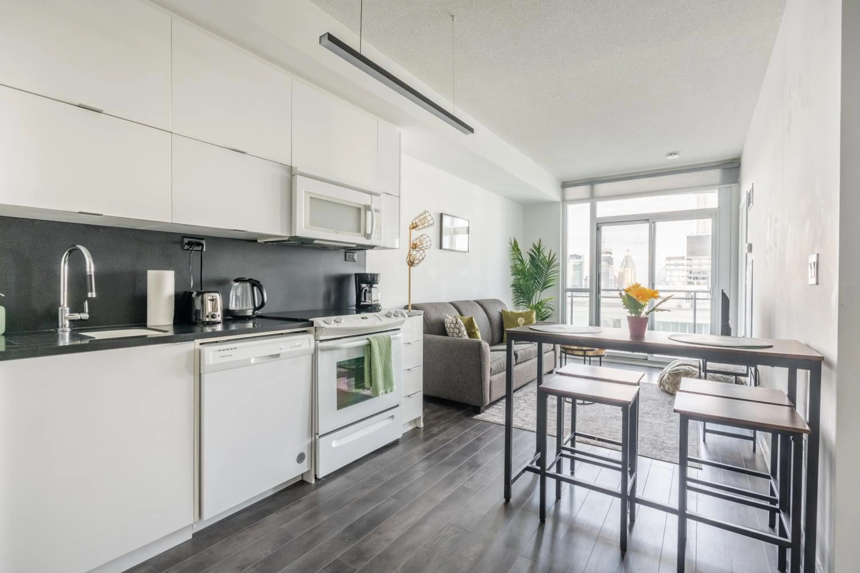 Coffee/tea facilities in GLOBALSTAY Elegant Downtown Apartments