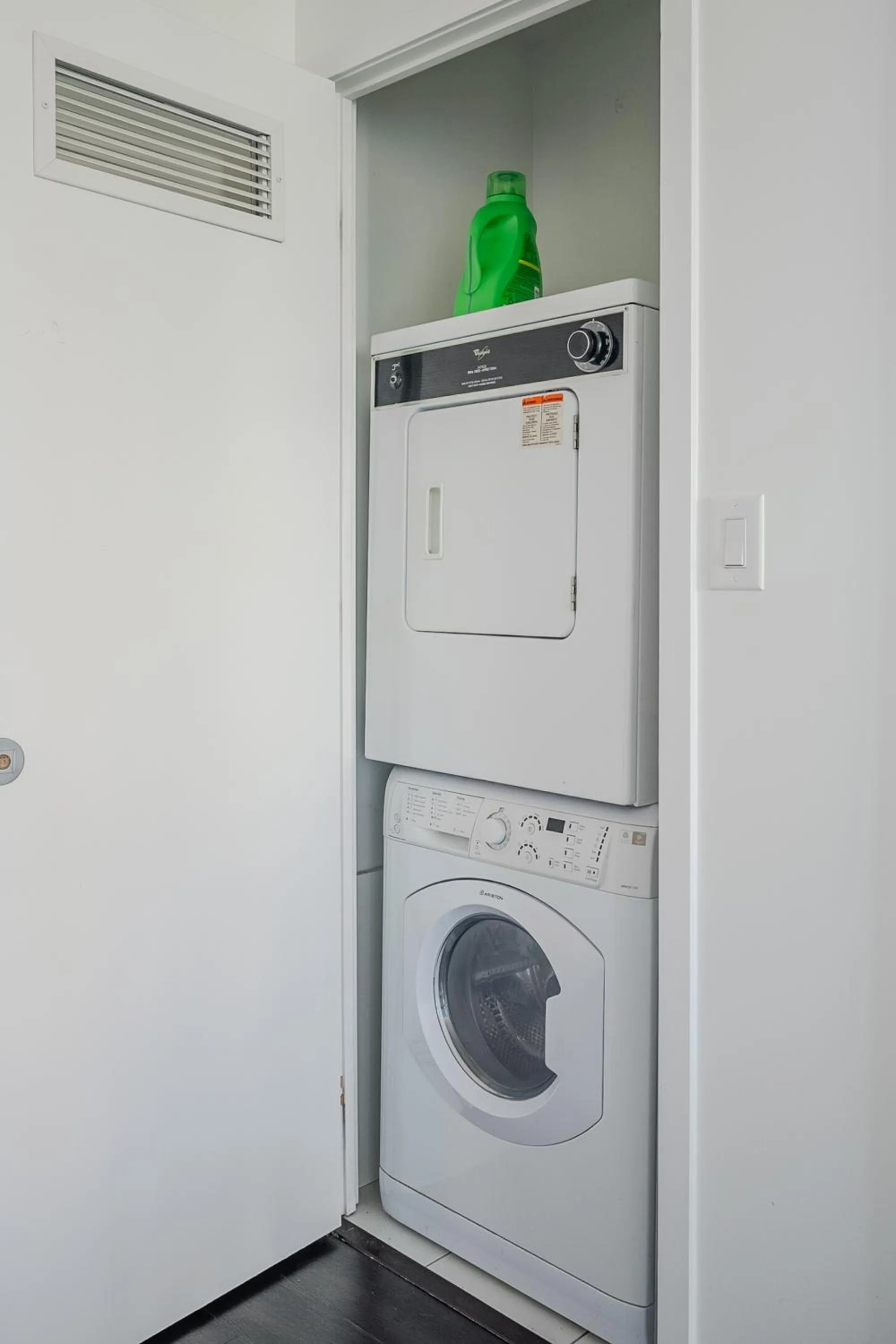 washing machine in GLOBALSTAY Elegant Downtown Apartments