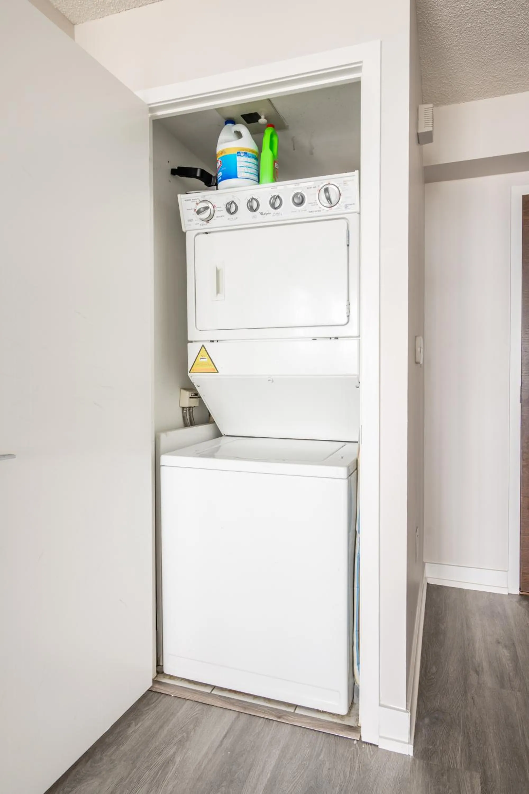 laundry in GLOBALSTAY Elegant Downtown Apartments