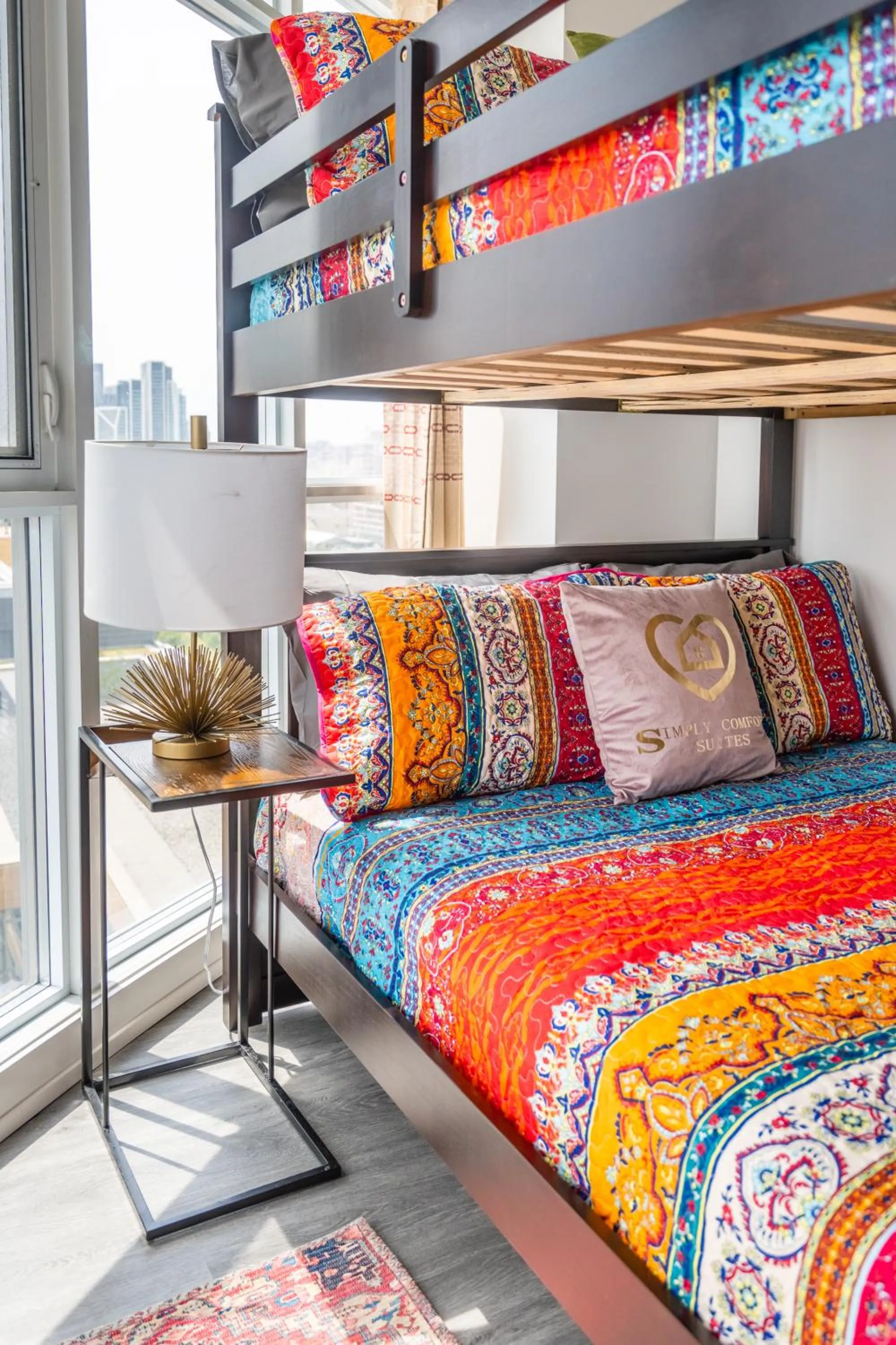 Bed in GLOBALSTAY Elegant Downtown Apartments