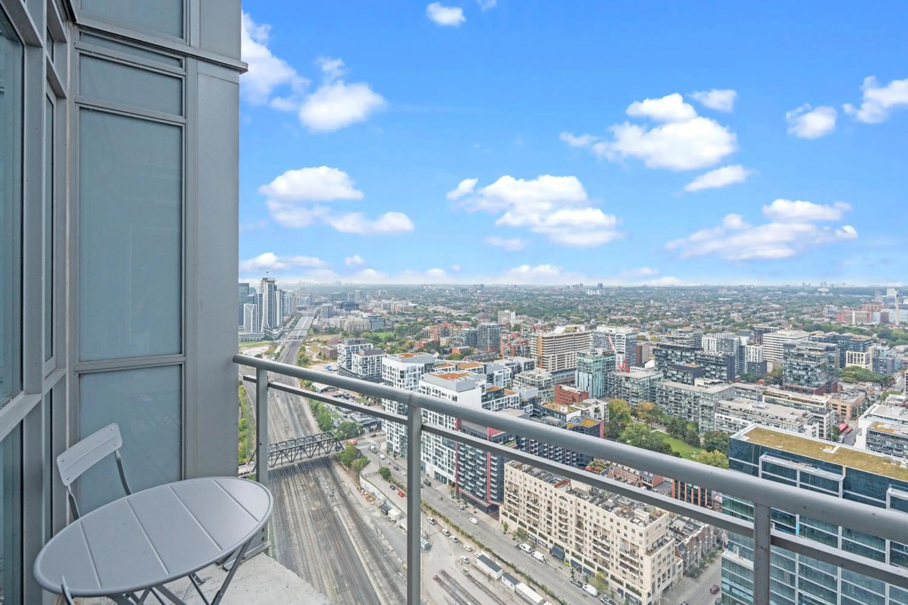 Day in GLOBALSTAY Elegant Downtown Apartments