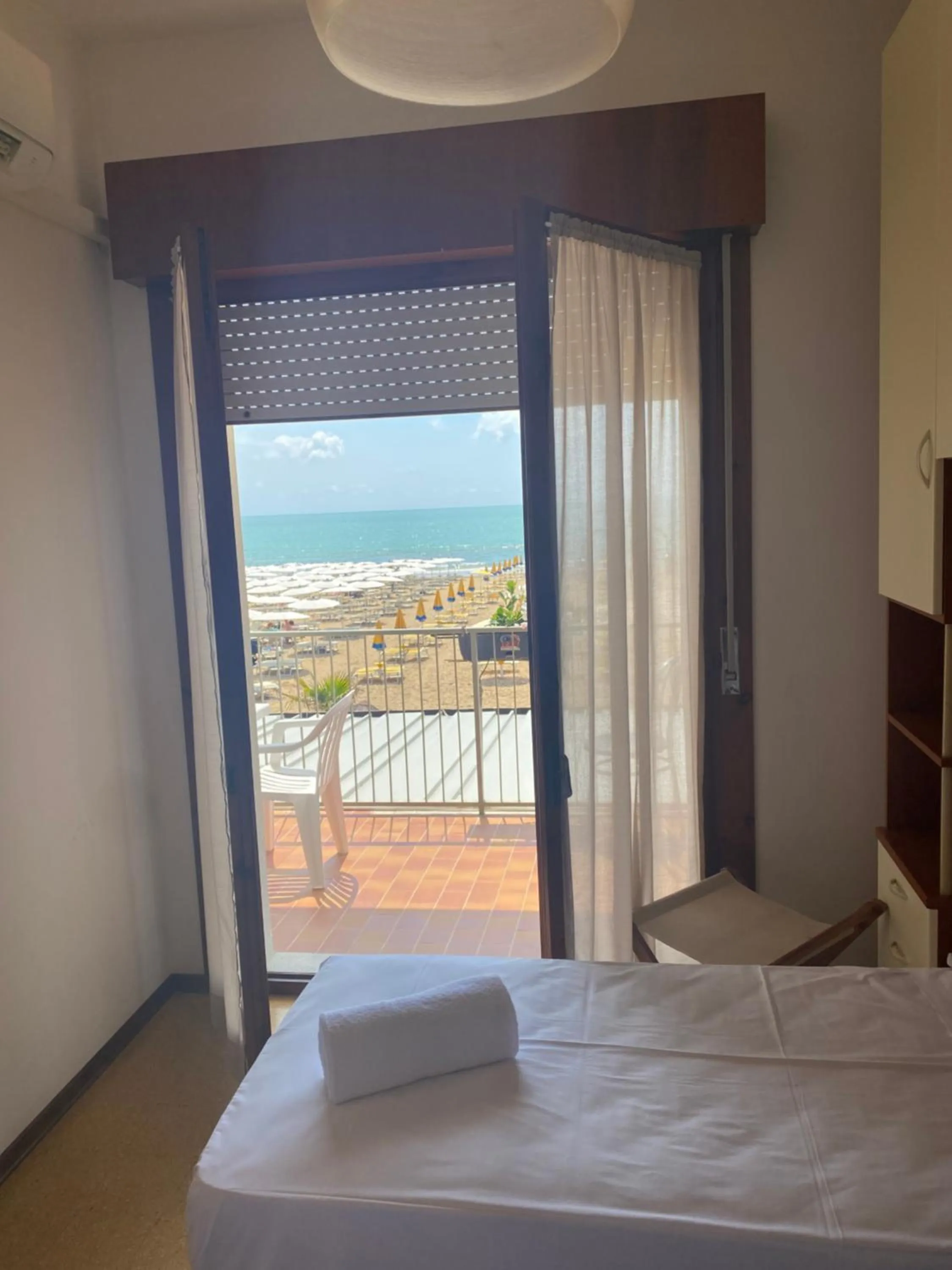 View (from property/room), Bed in Villa Garda