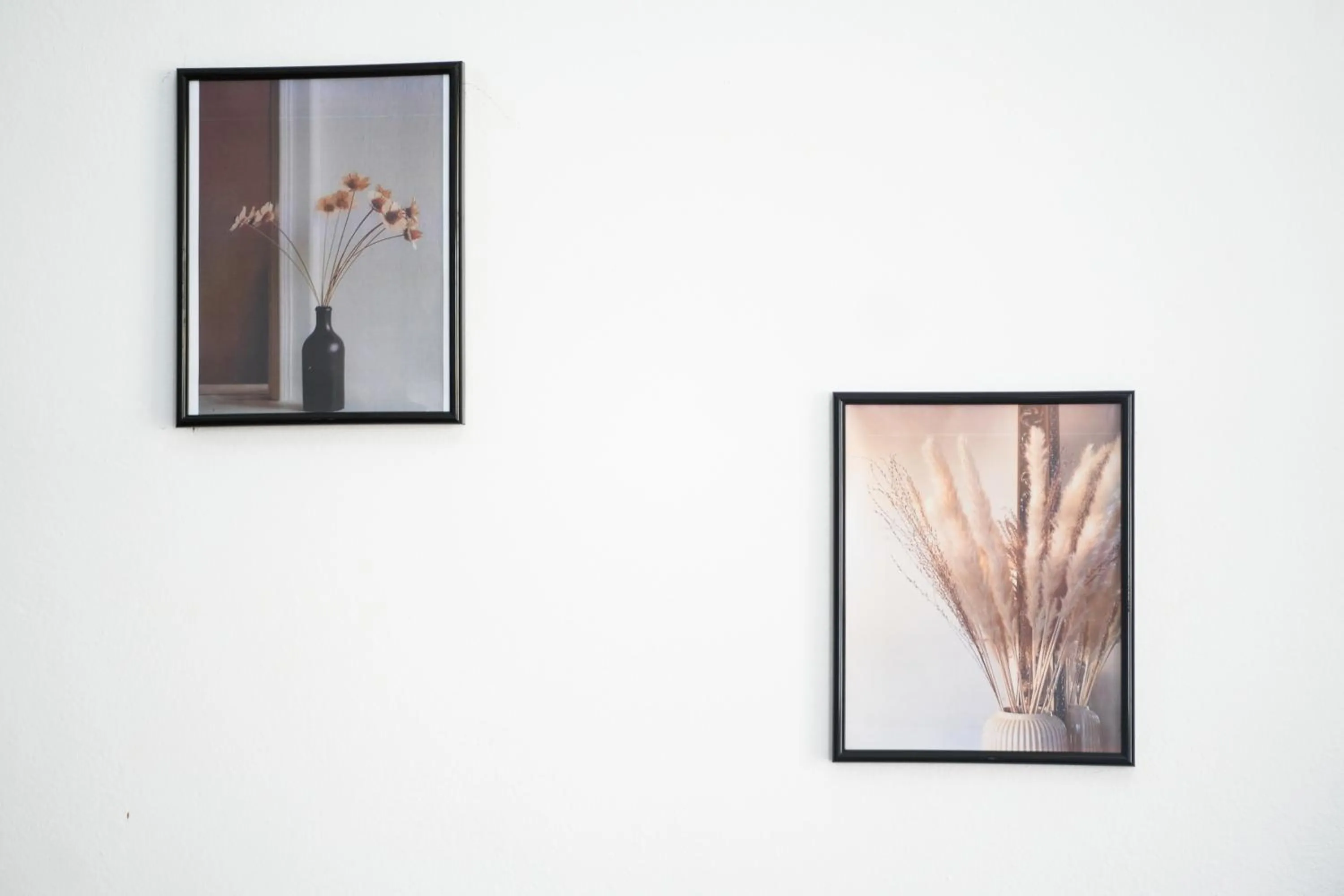 Decorative detail in Saranda Waterside Apartments