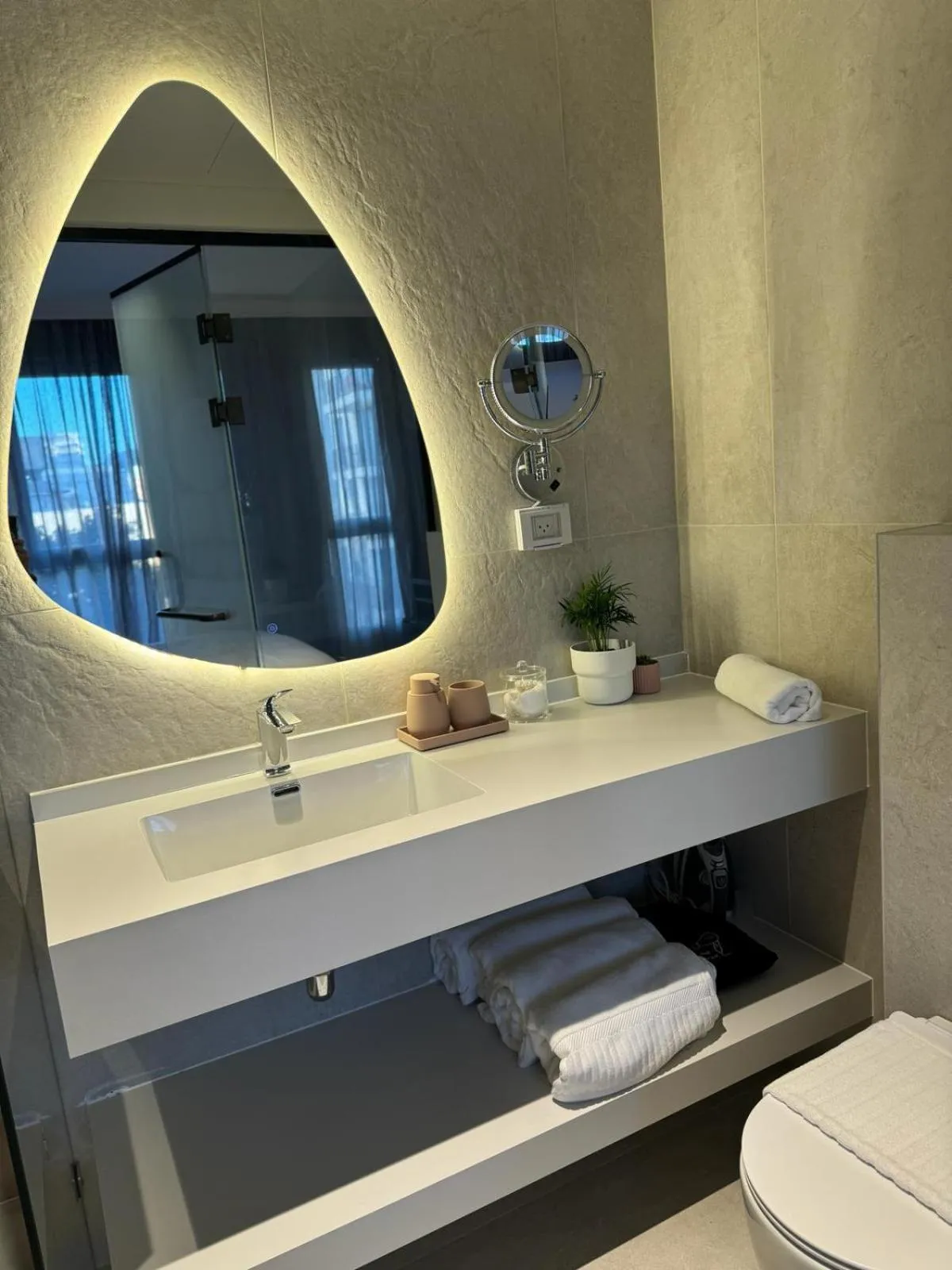 Bathroom in Allenbeach TLV- apart Hotel- Adults only