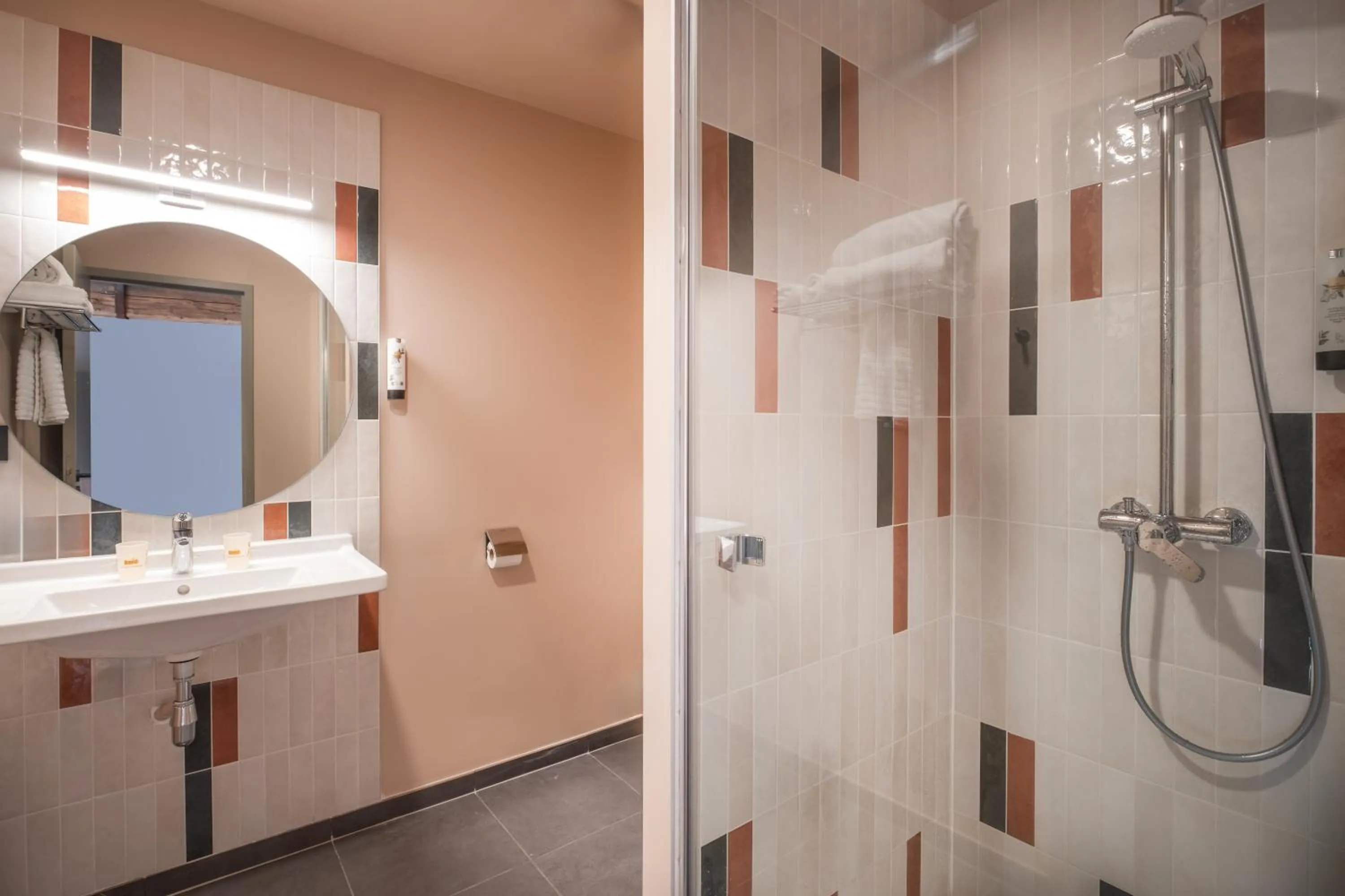 Bathroom in La Maison Rabelais