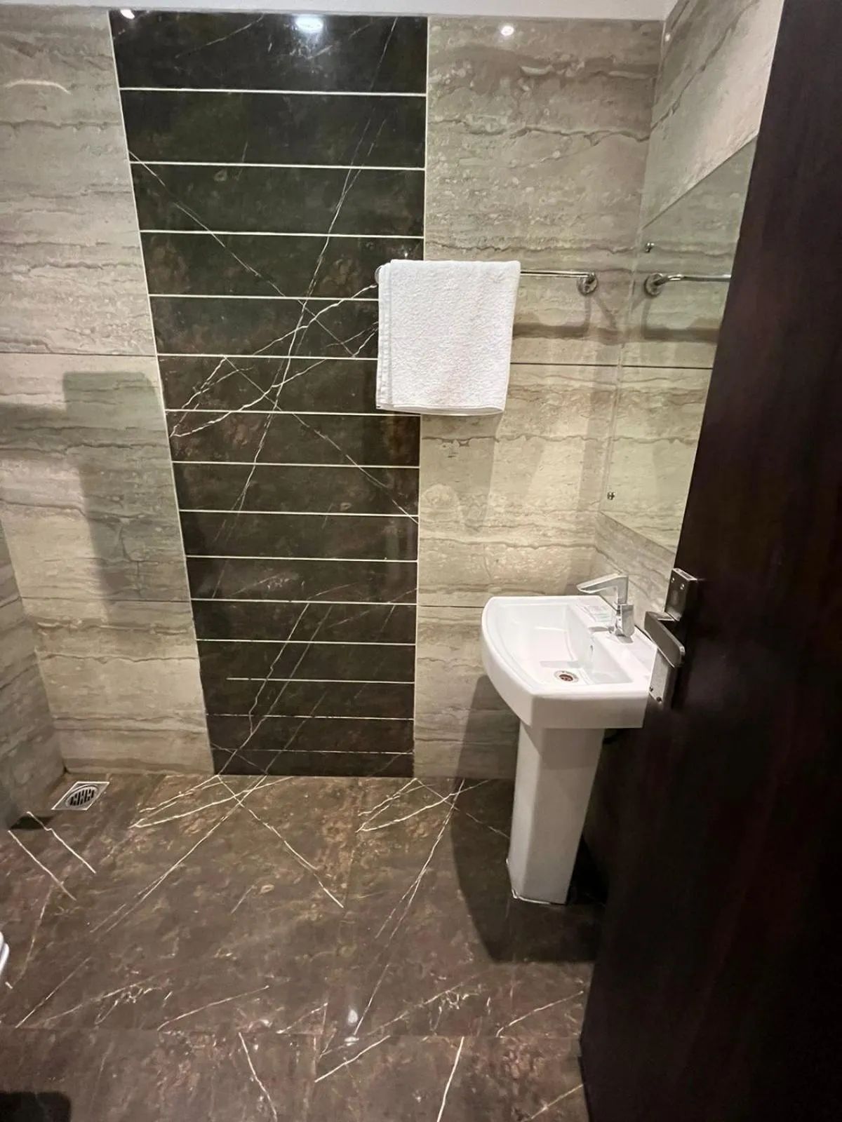 Shower in Hotel SB Residency