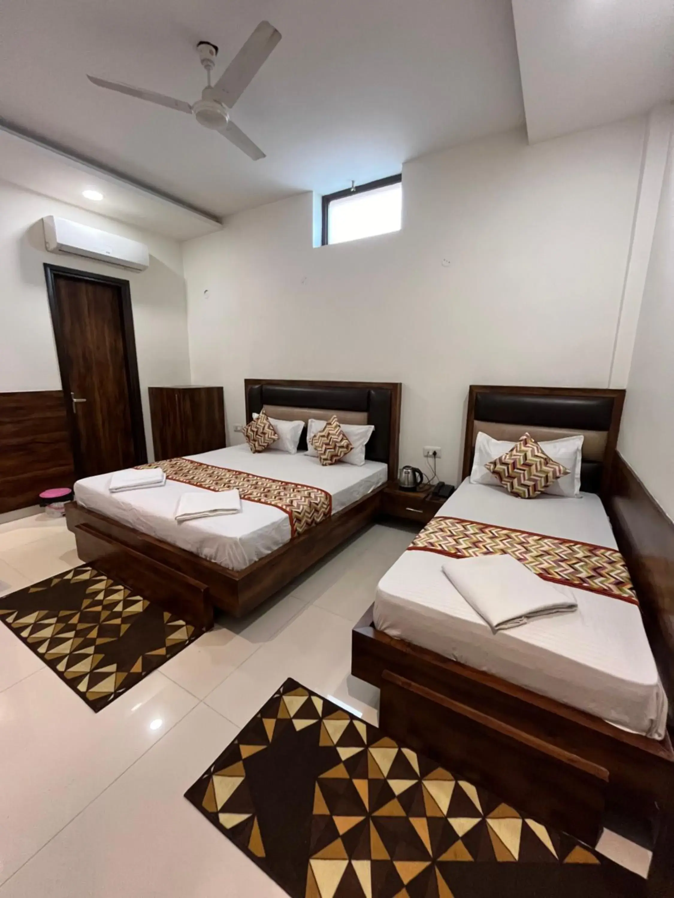 Bed in Hotel SB Residency Bed in Hotel SB Residency