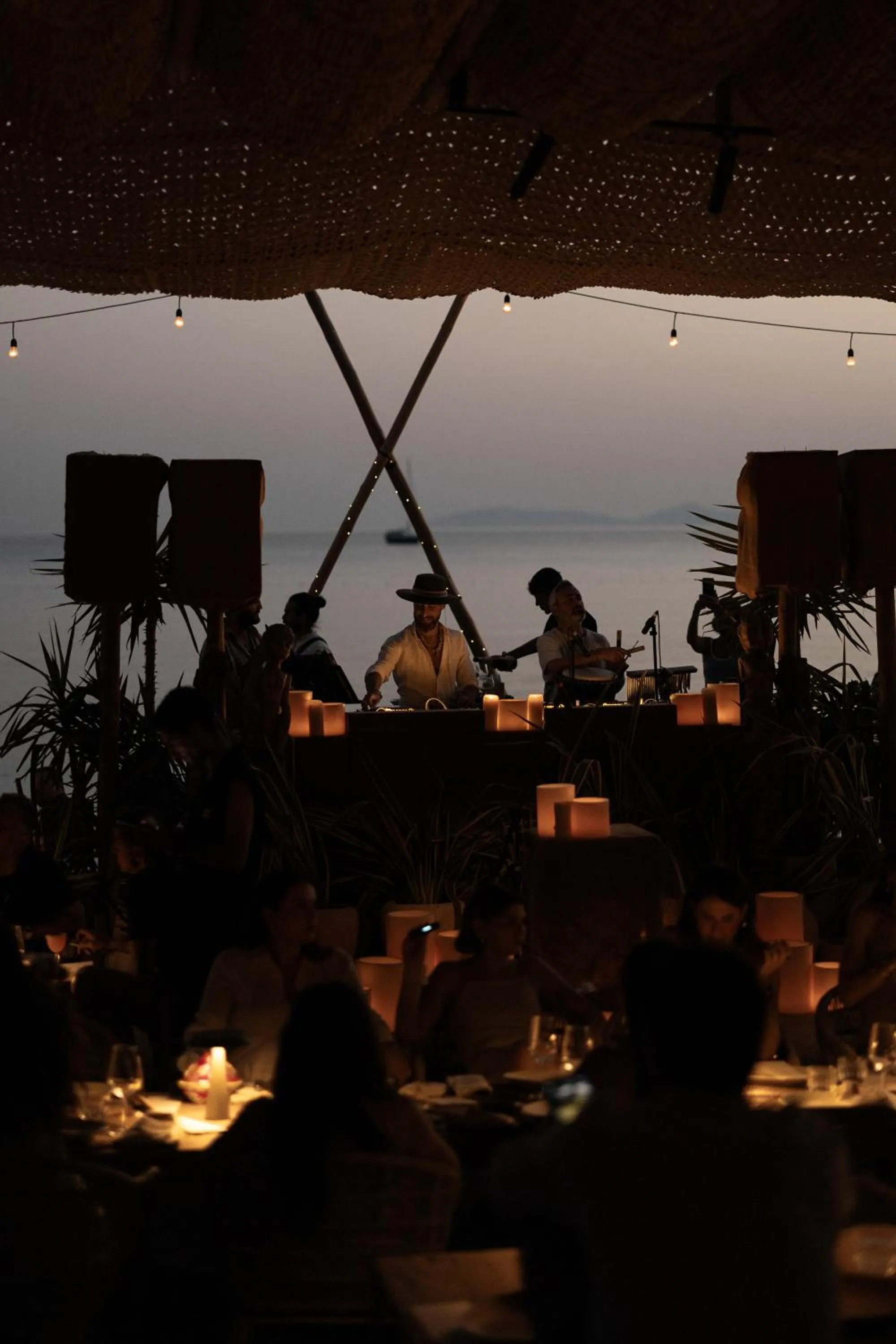 Evening entertainment in @before sunset