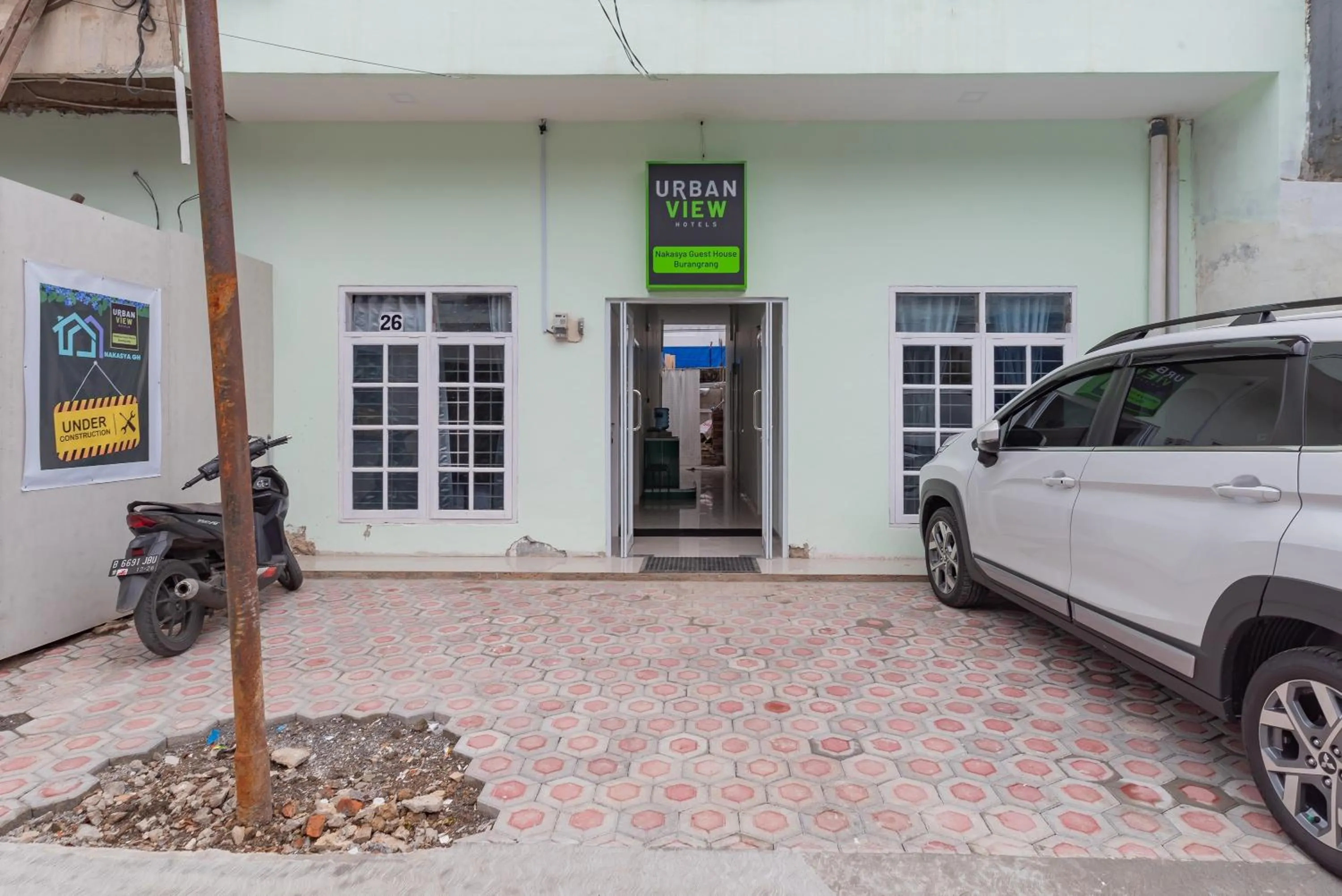 Property building in Urbanview Hotel Nakasya Burangrang