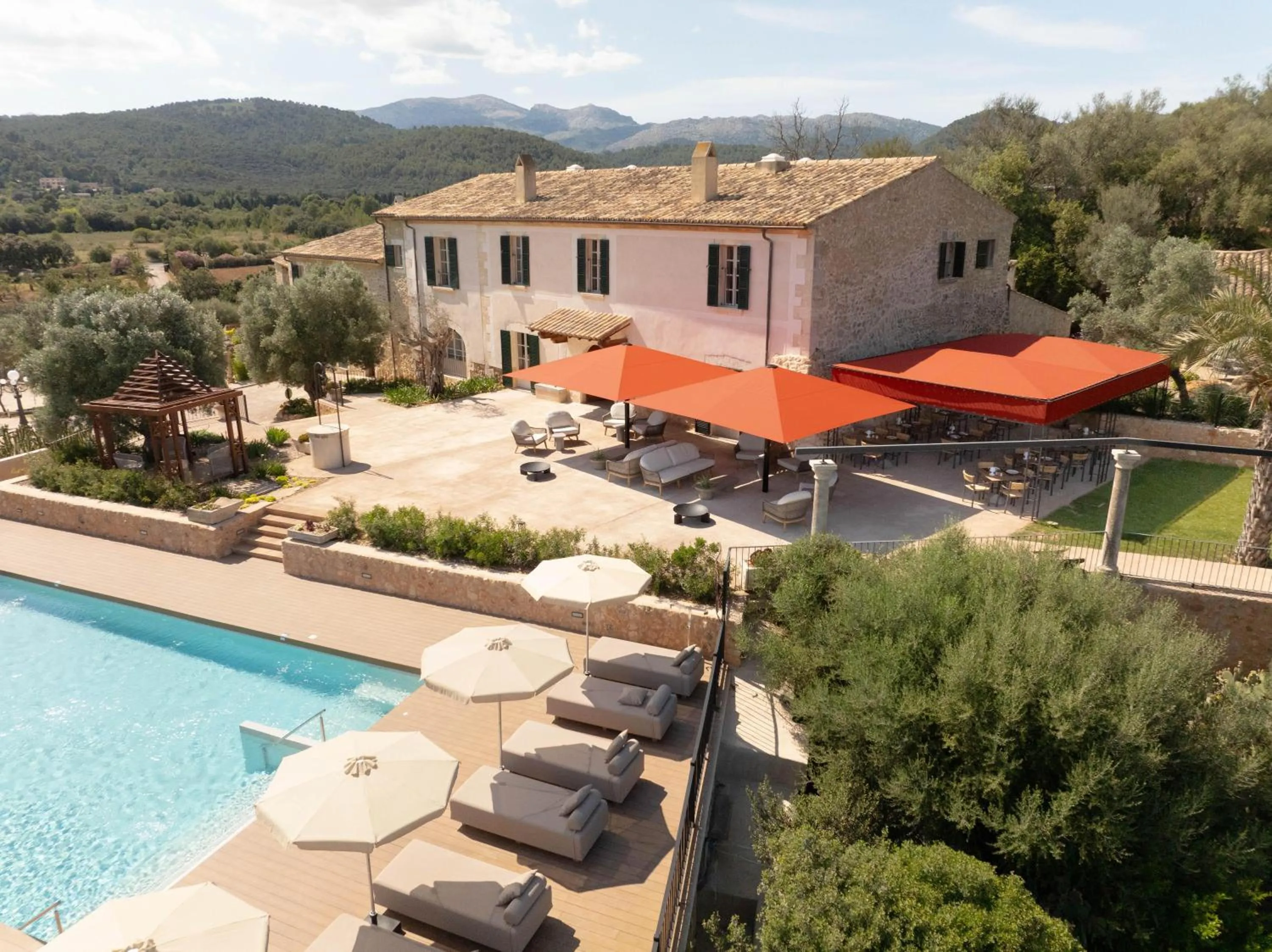 Property building in Son Sabater by Zafiro