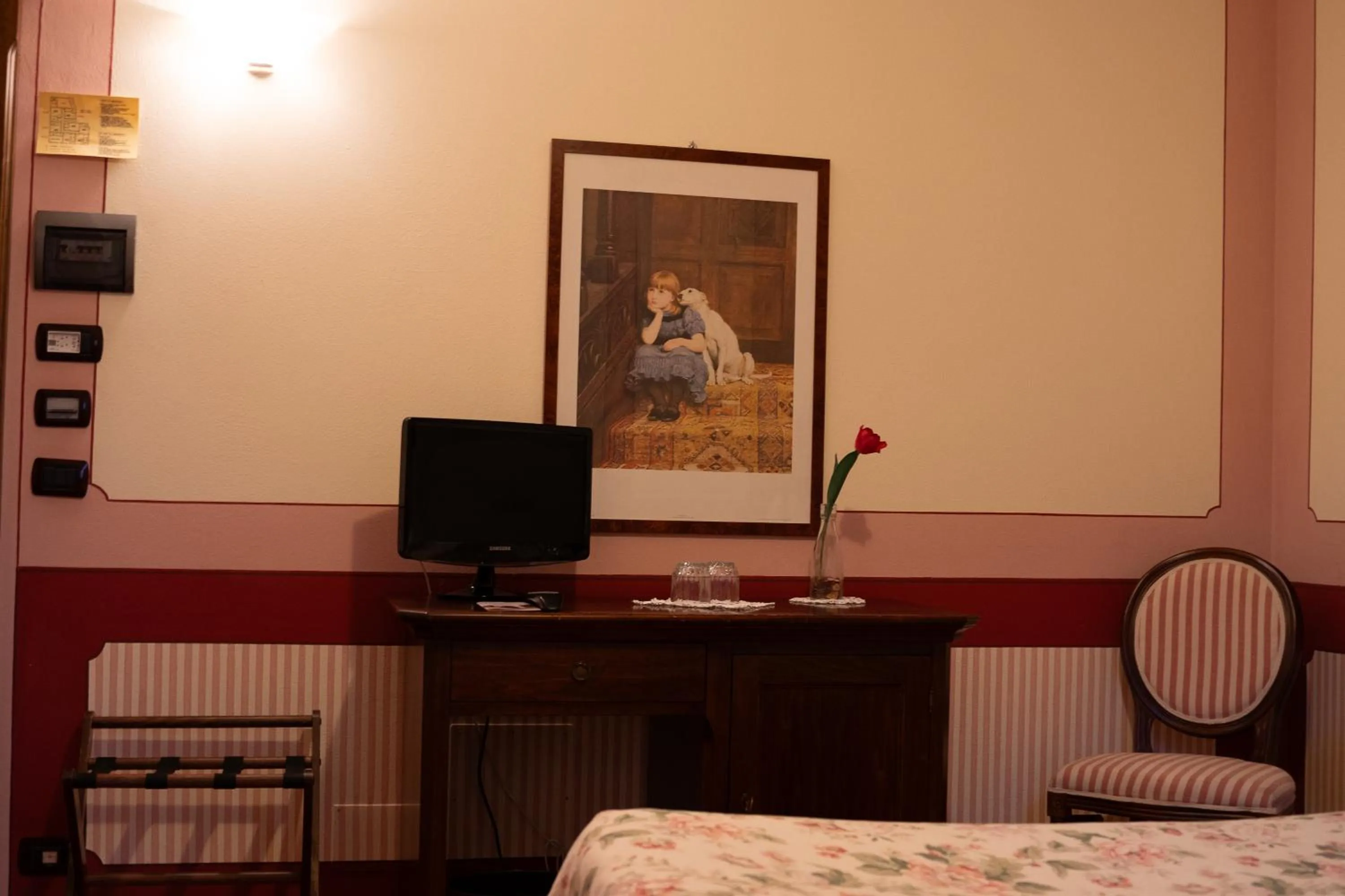 TV and multimedia, Bed in Arca Hotel