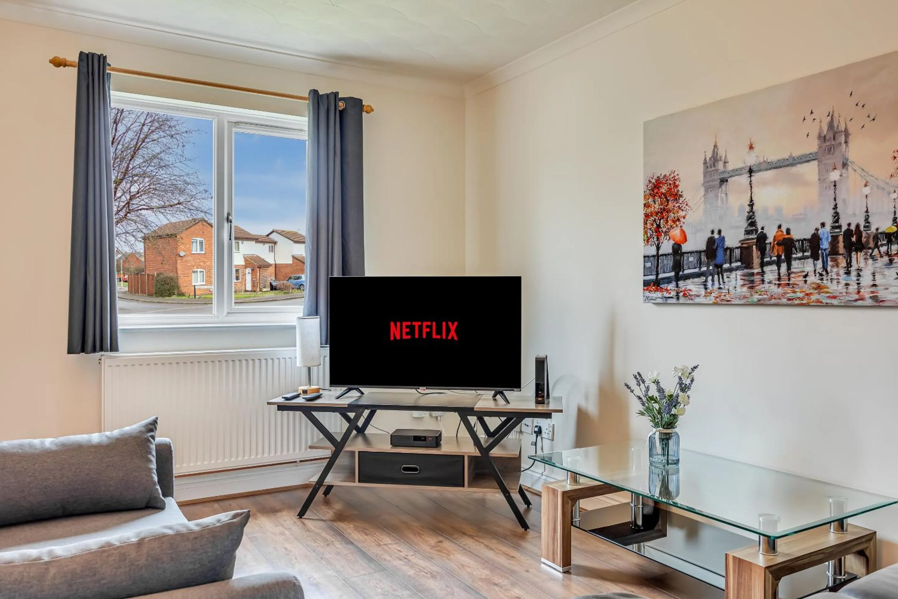 Immaculate Two Bedroom House with Parking