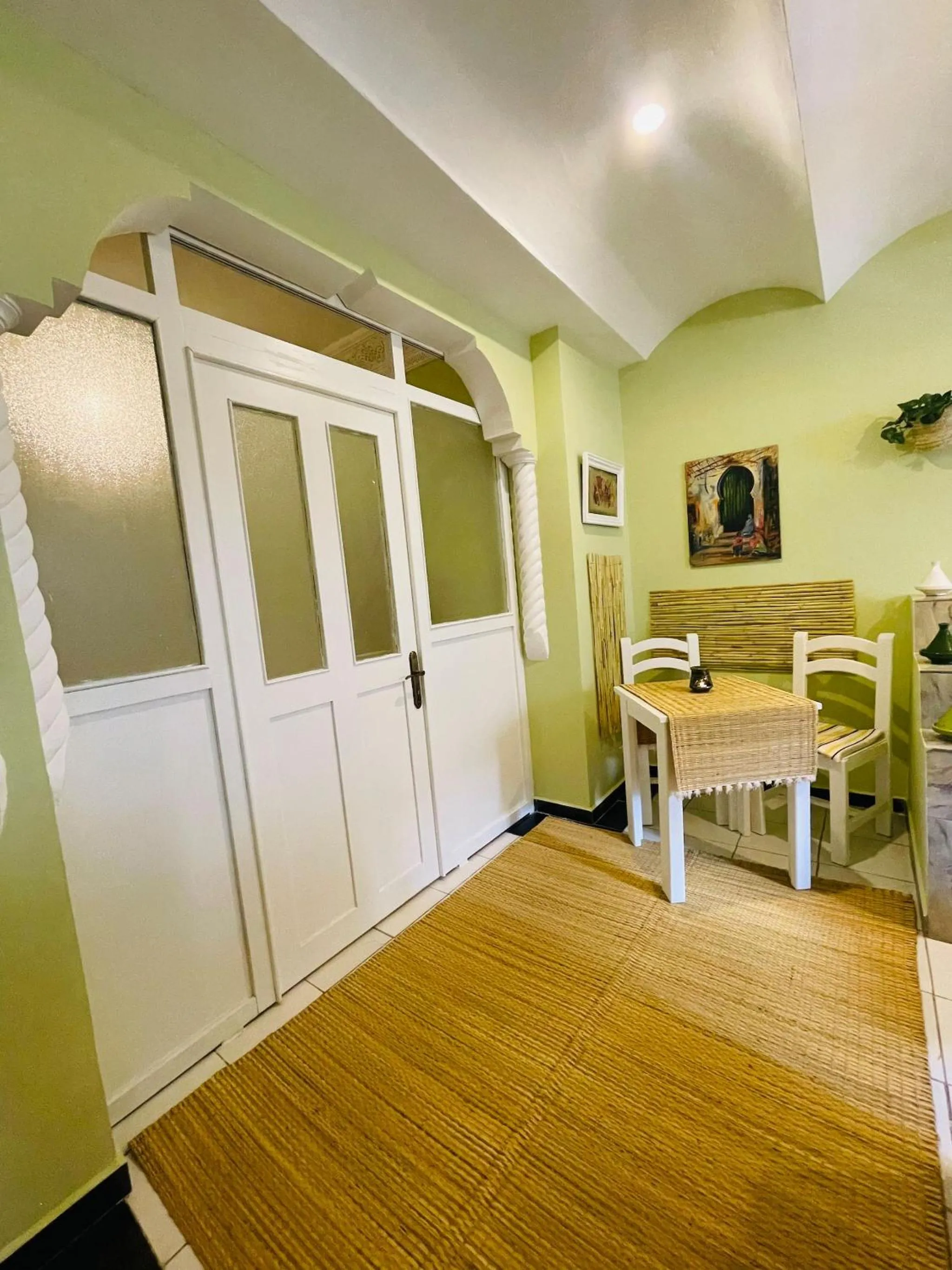 Charming Getaway in Casablanca Maroc, Cozy Home with Thoughtful Amenities