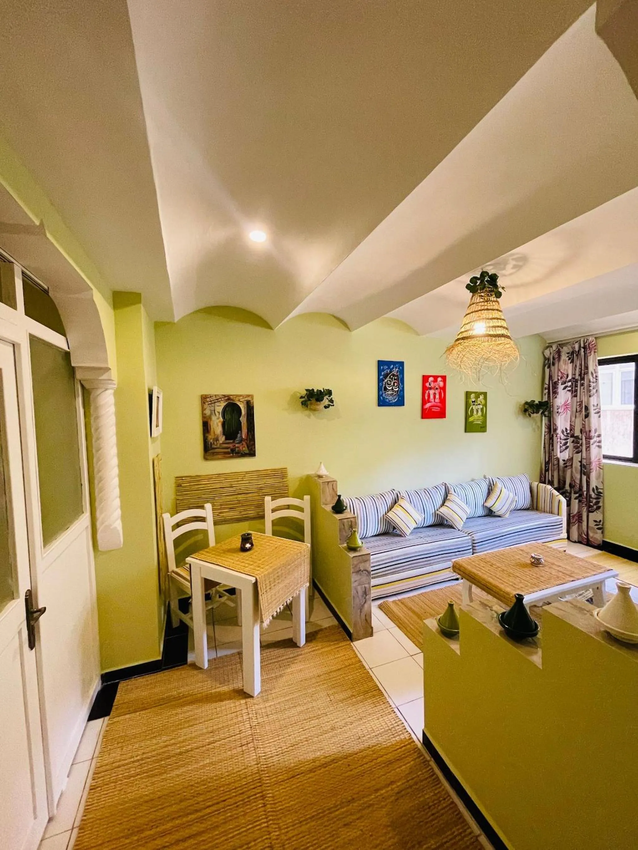 Charming Getaway in Casablanca Maroc, Cozy Home with Thoughtful Amenities