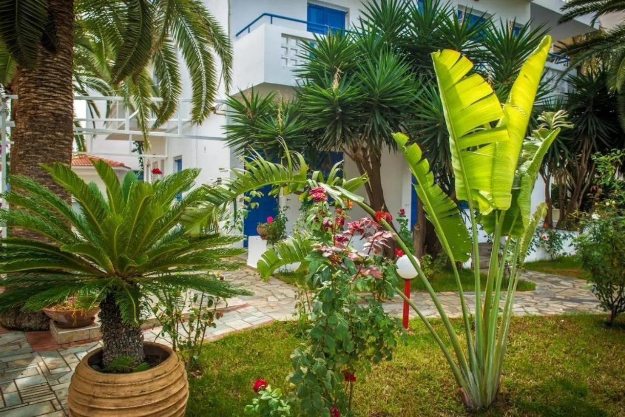 Garden in Galini Studios and Apartments
