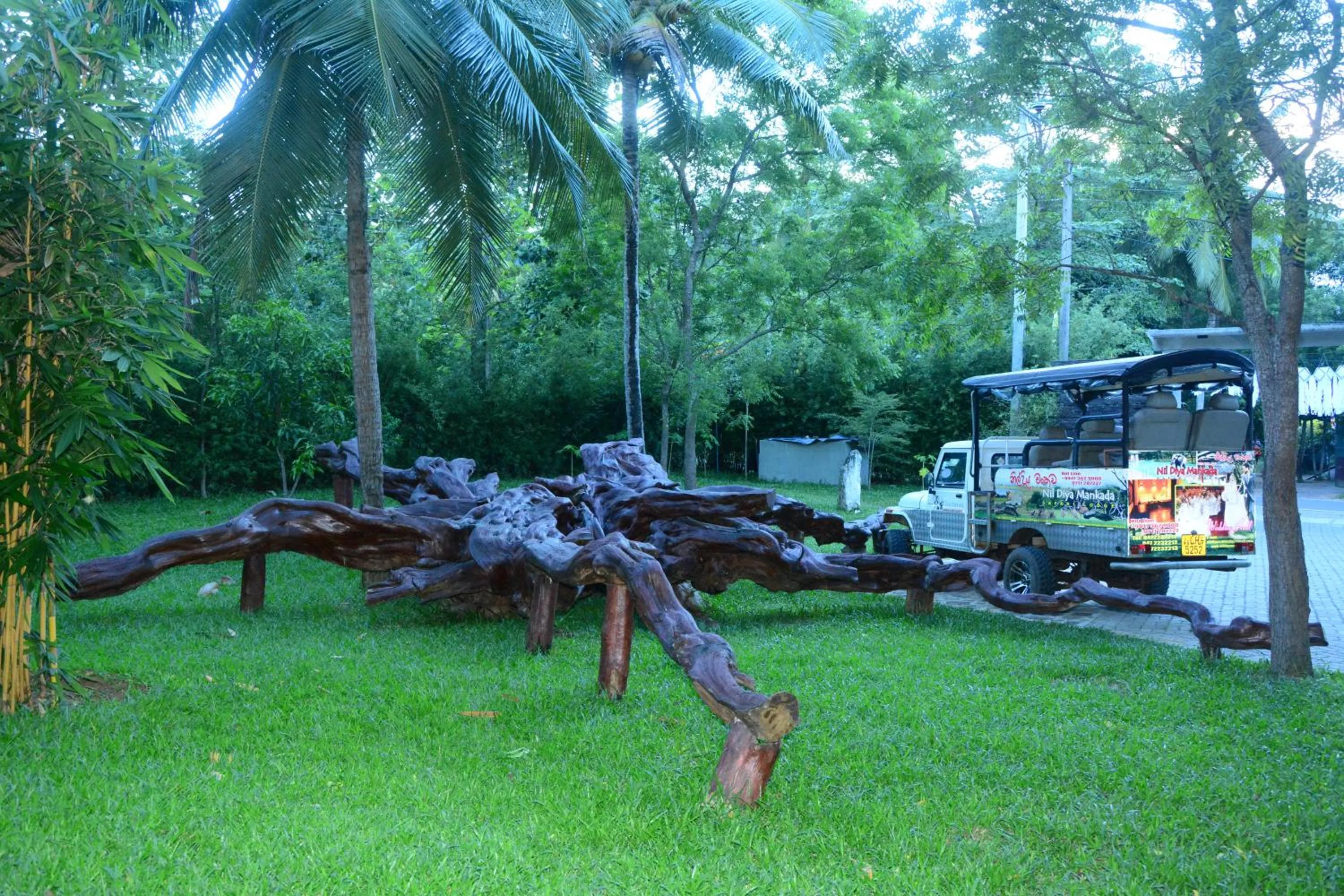 Garden in Nil Diya Mankada Safari Lodge