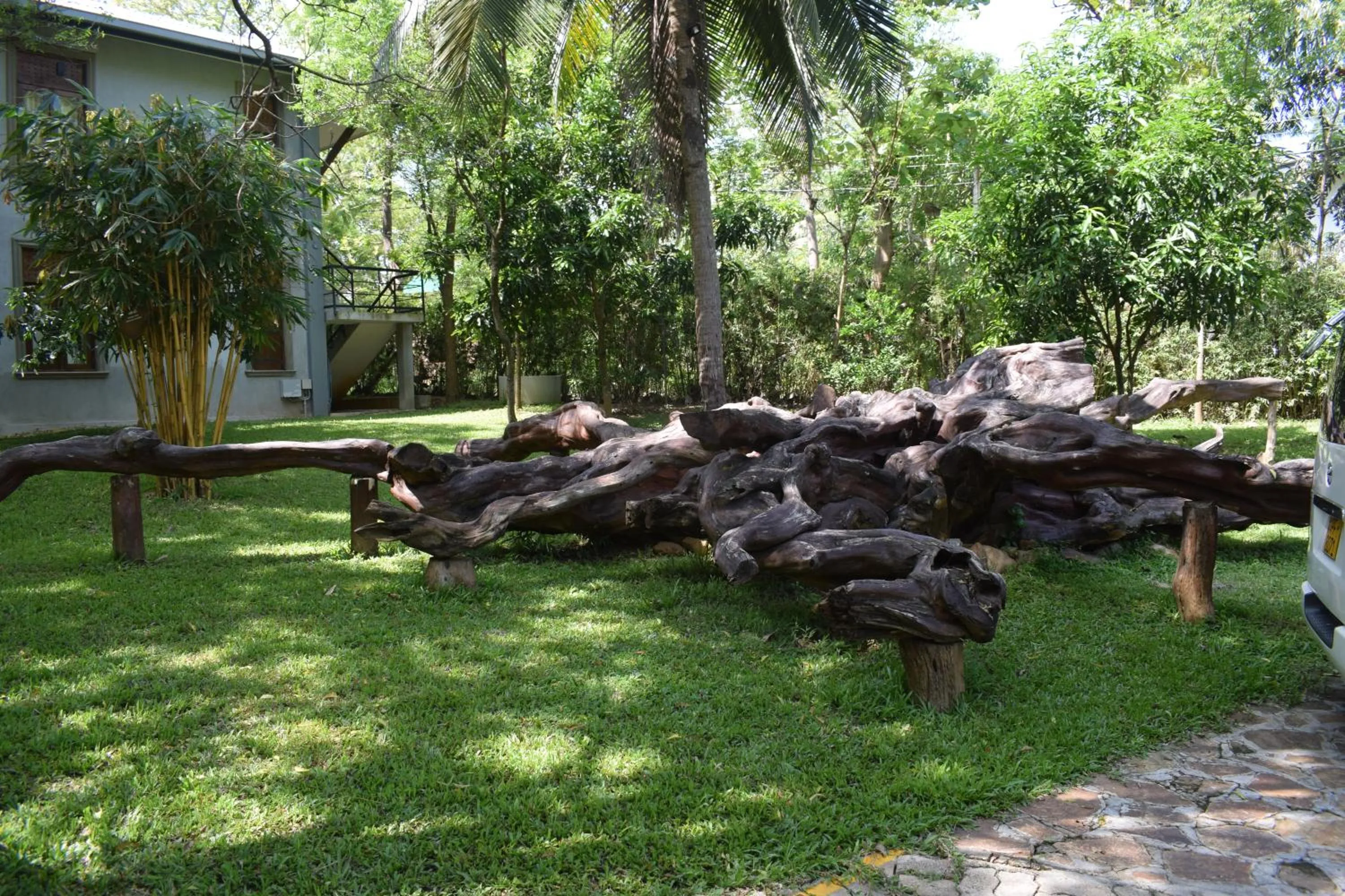 Nil Diya Mankada Safari Lodge