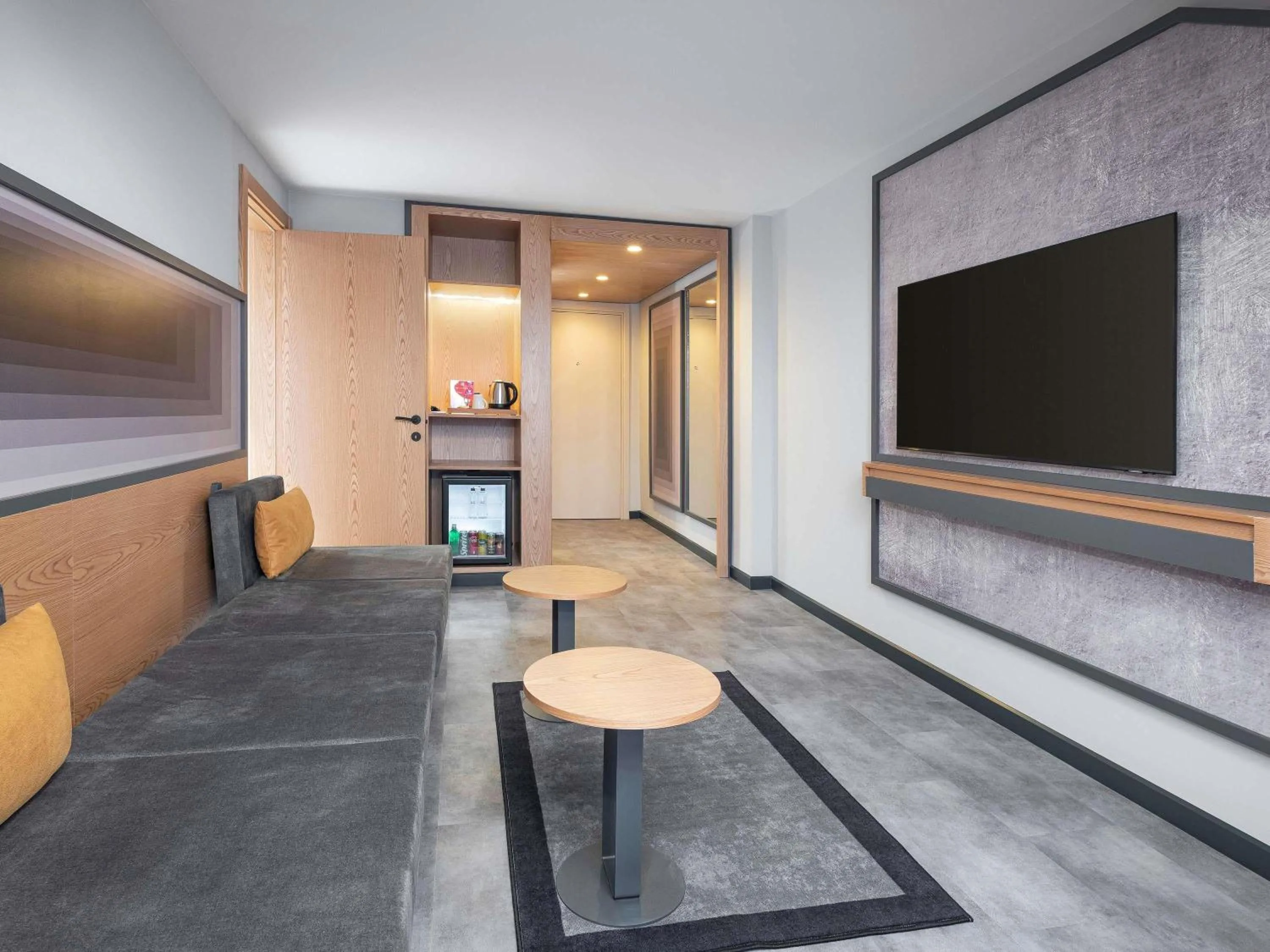 Bedroom in ibis Istanbul Sisli