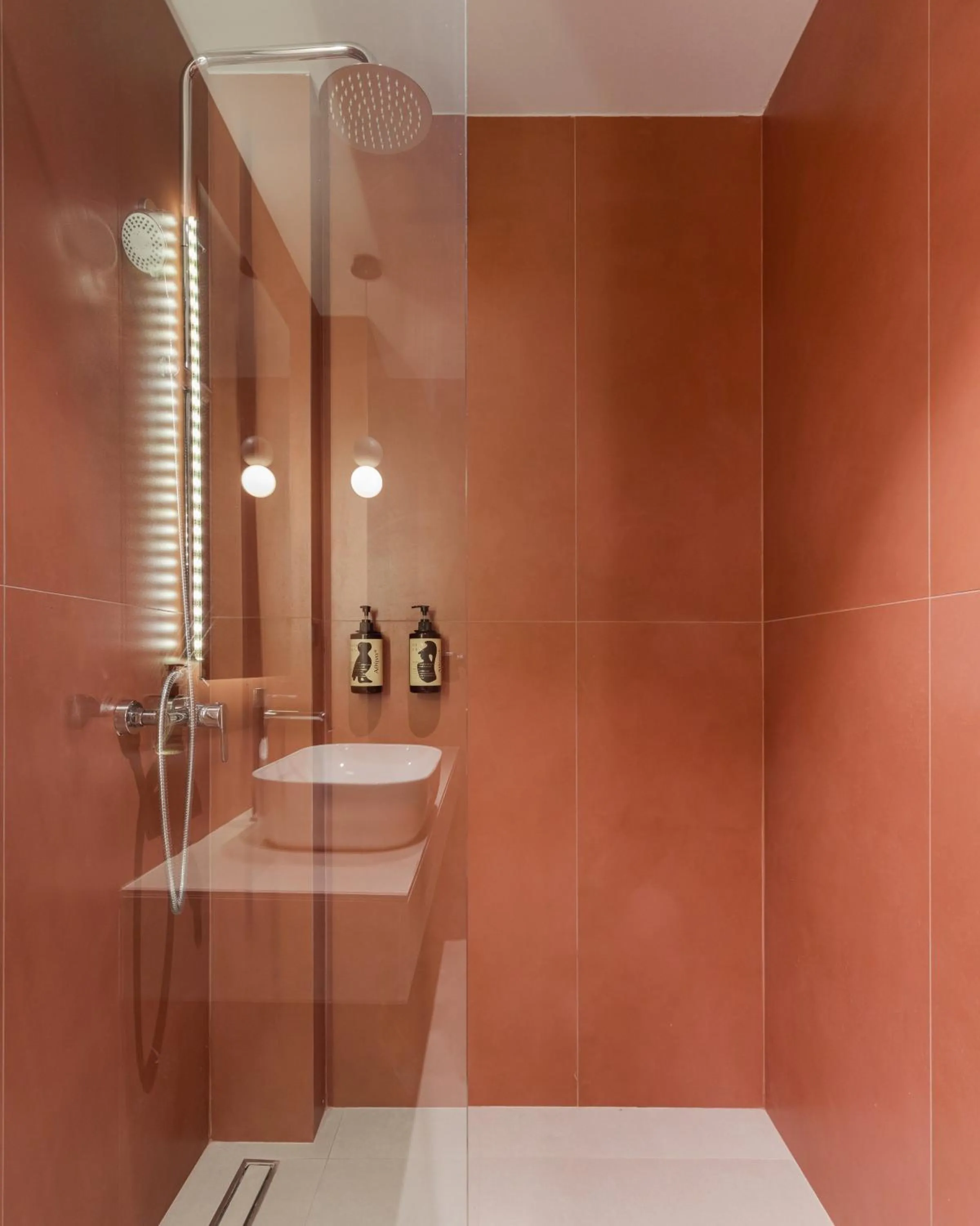 Shower in The 8 Suites