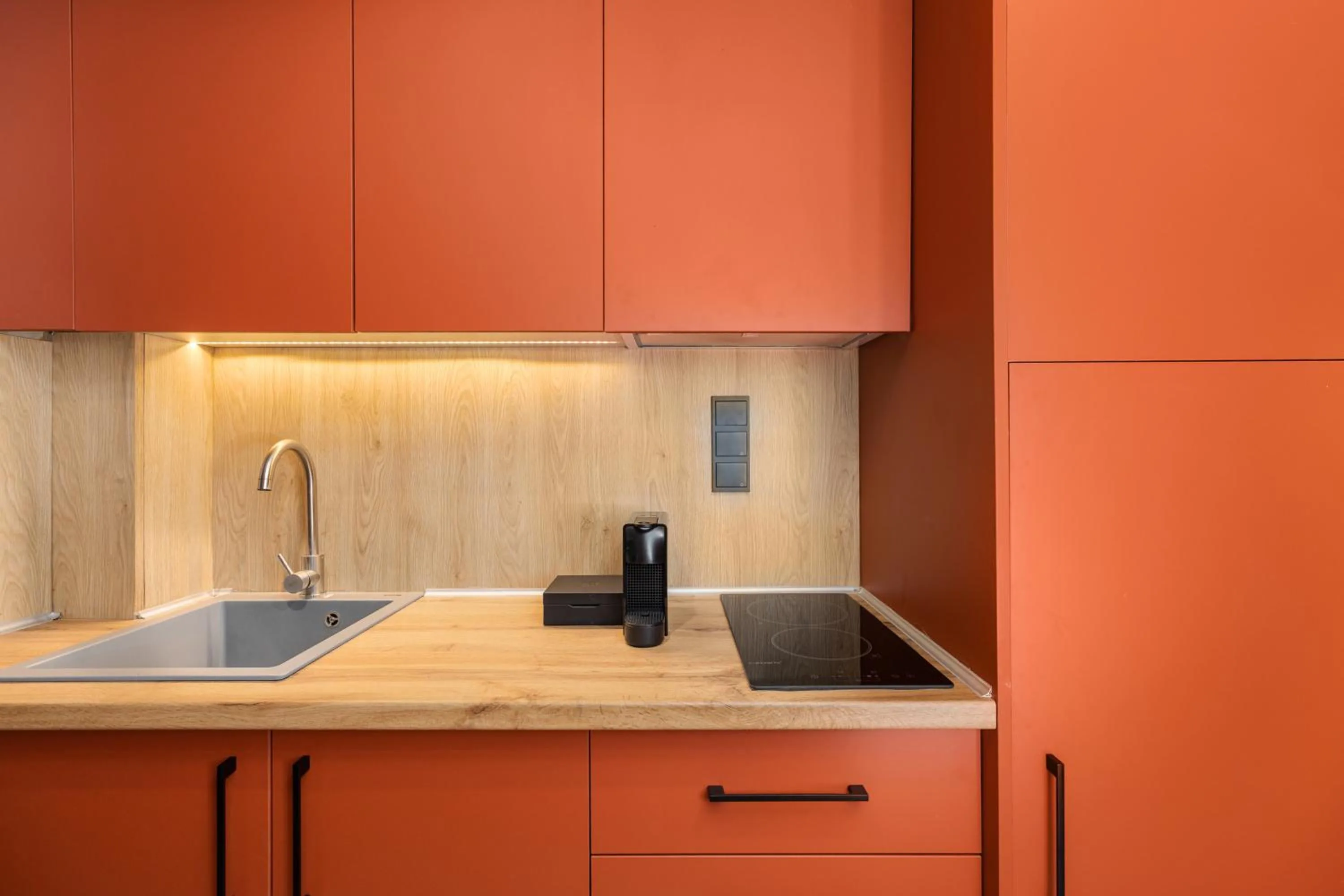 Coffee/tea facilities in The 8 Suites