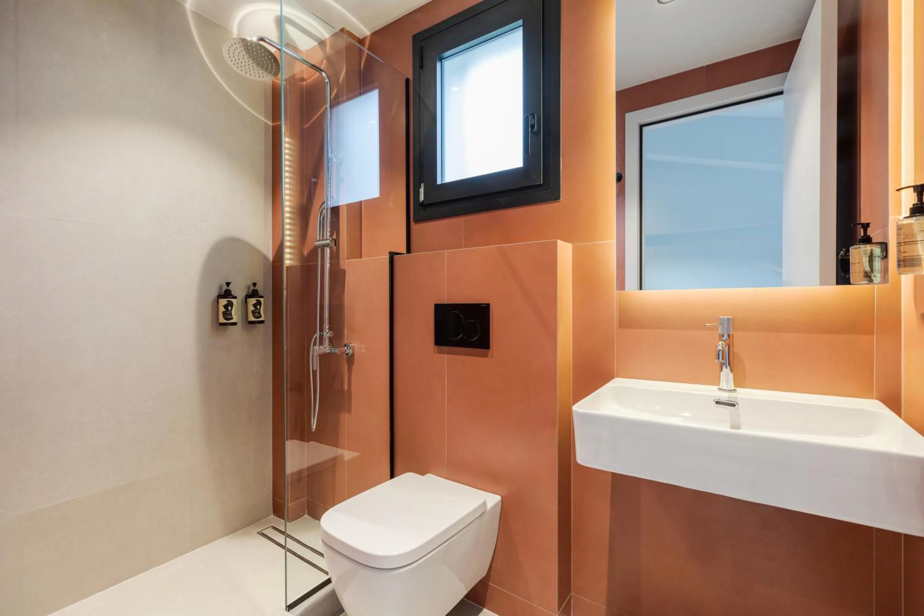 Shower in The 8 Suites