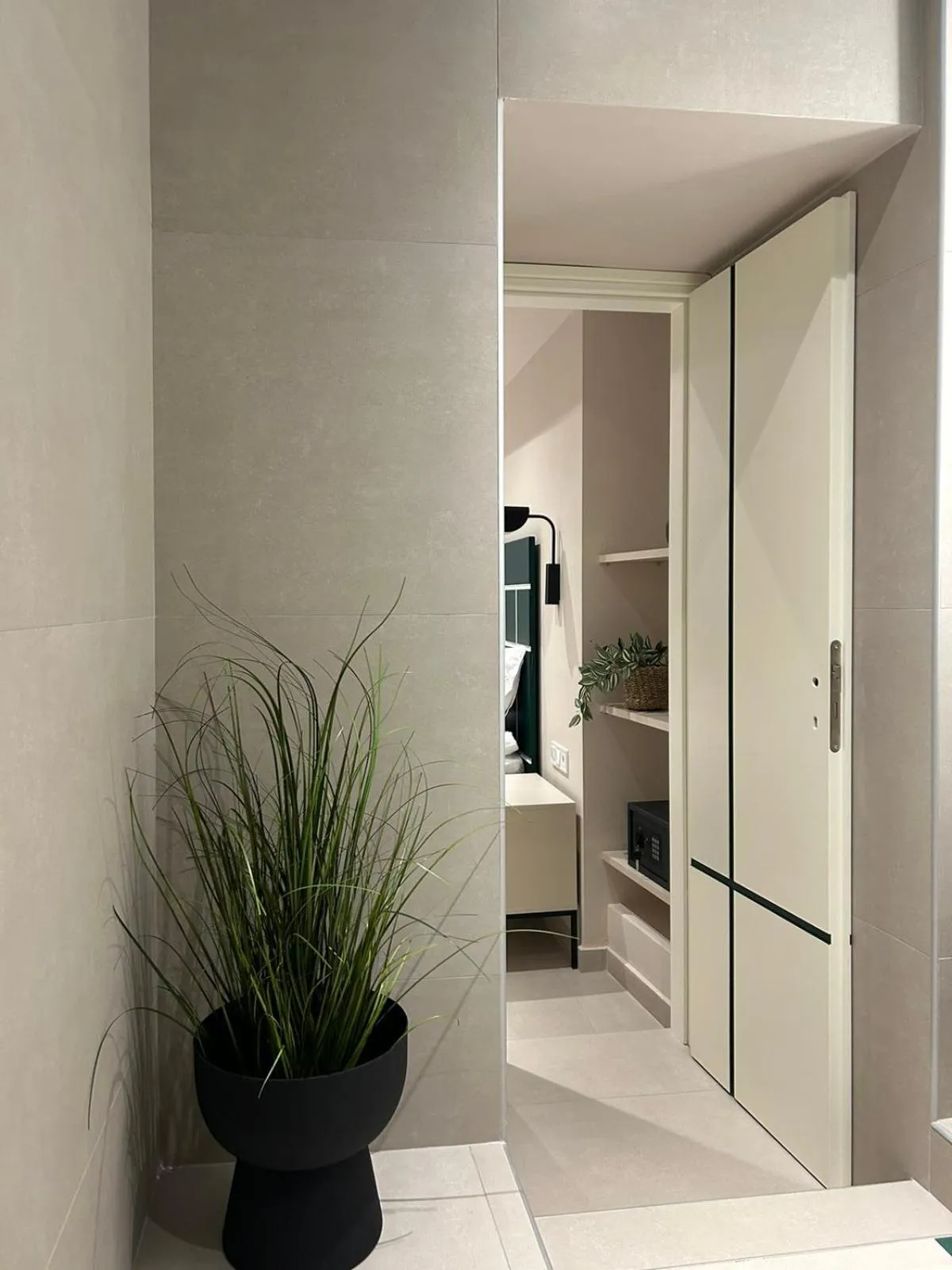 Bedroom in Living Yard Thissio