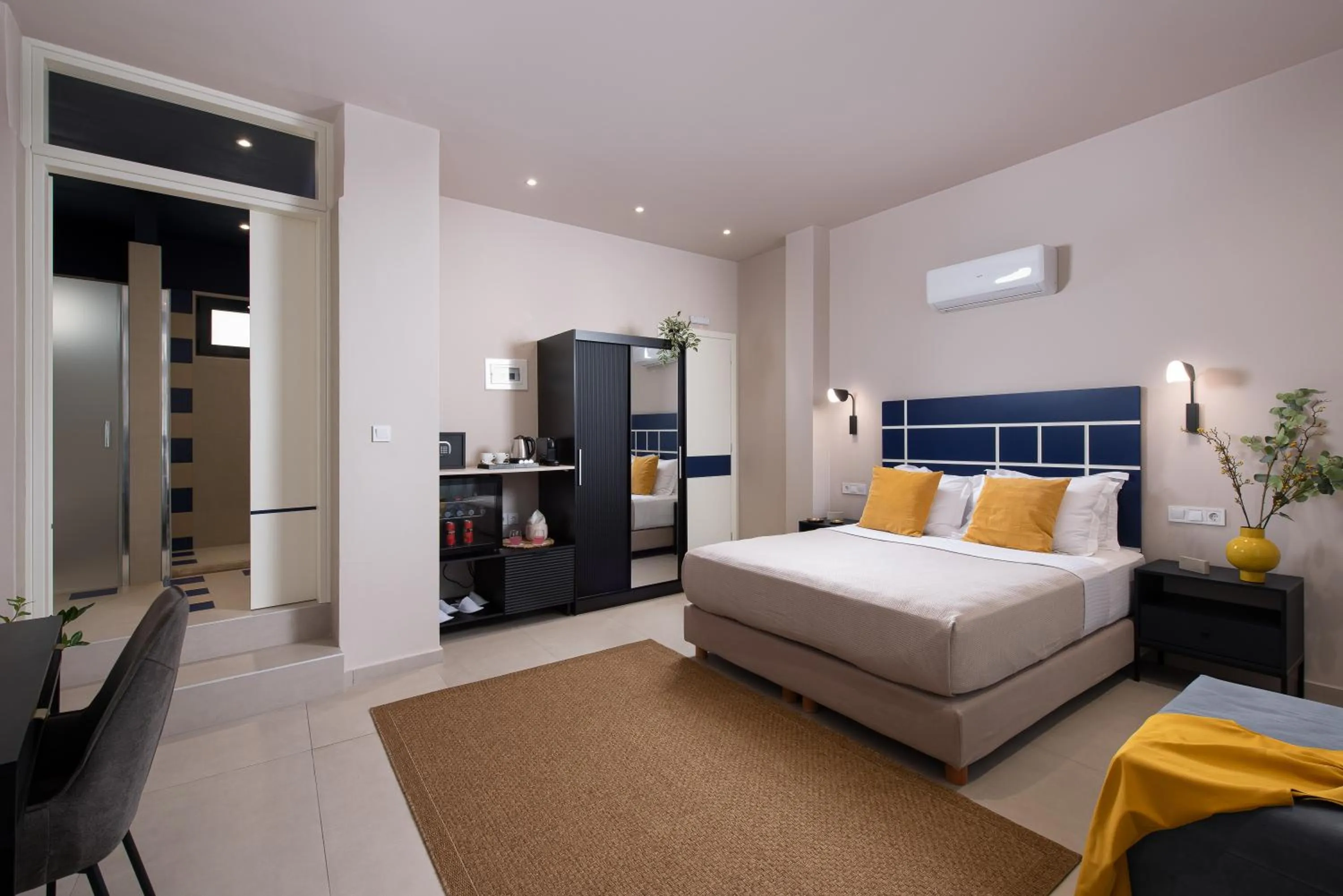 Bedroom, Bed in Living Yard Thissio