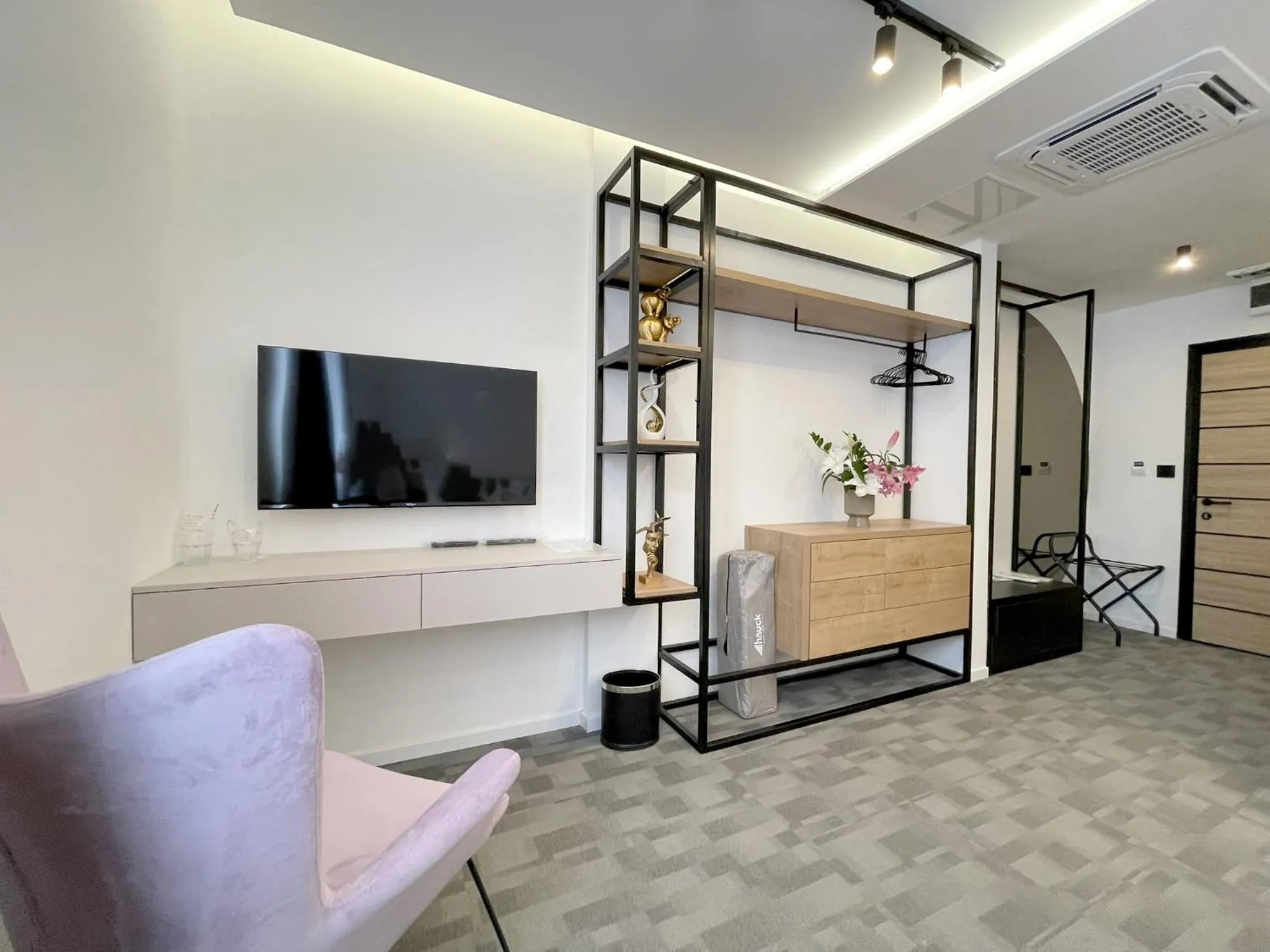 TV and multimedia in Hotel NPL CODE