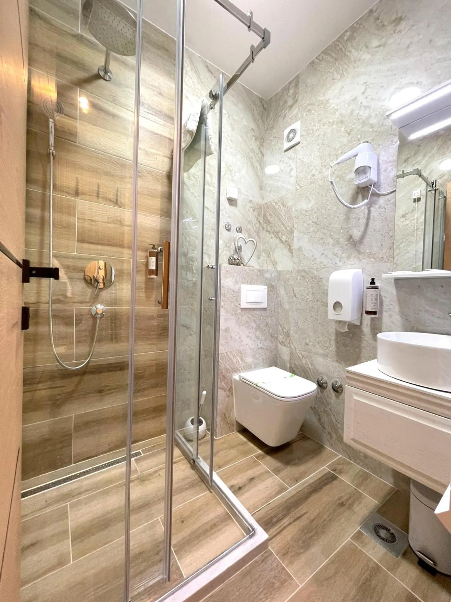 Shower in Hotel NPL CODE