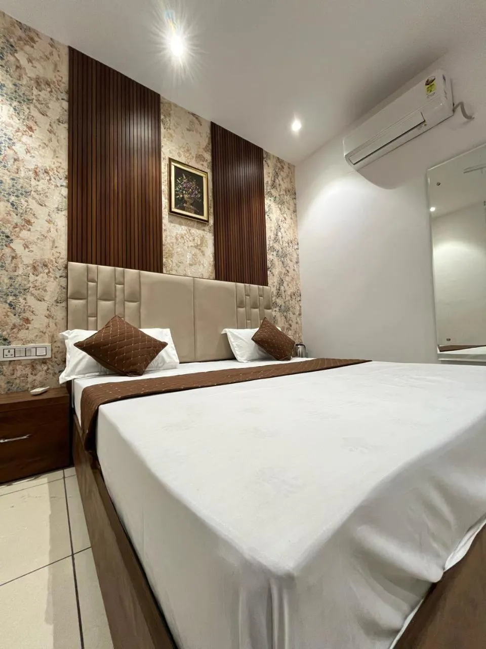 Hotel platinum inn