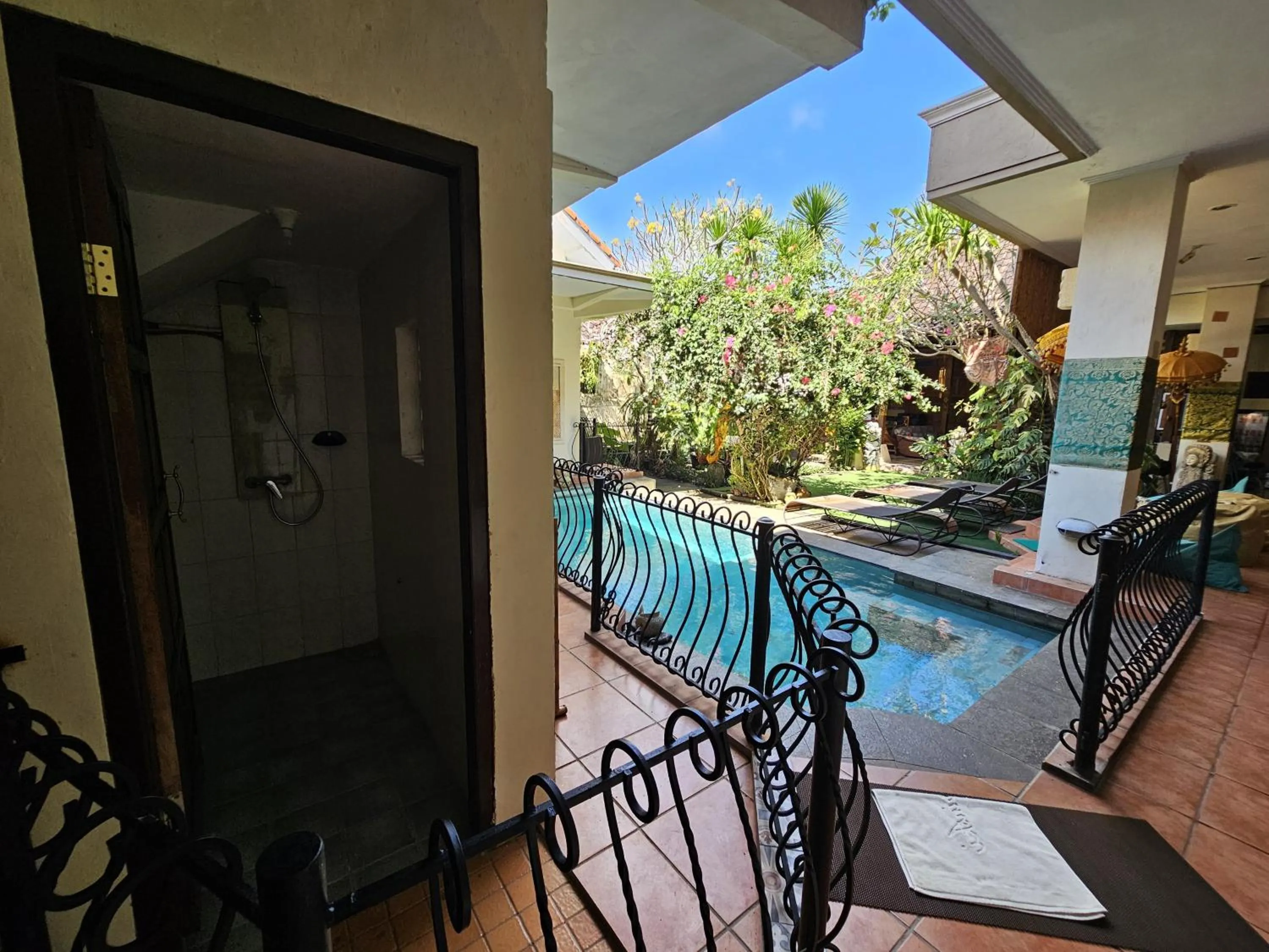 Swimming pool in GWK View Boutique Hotel and Residence