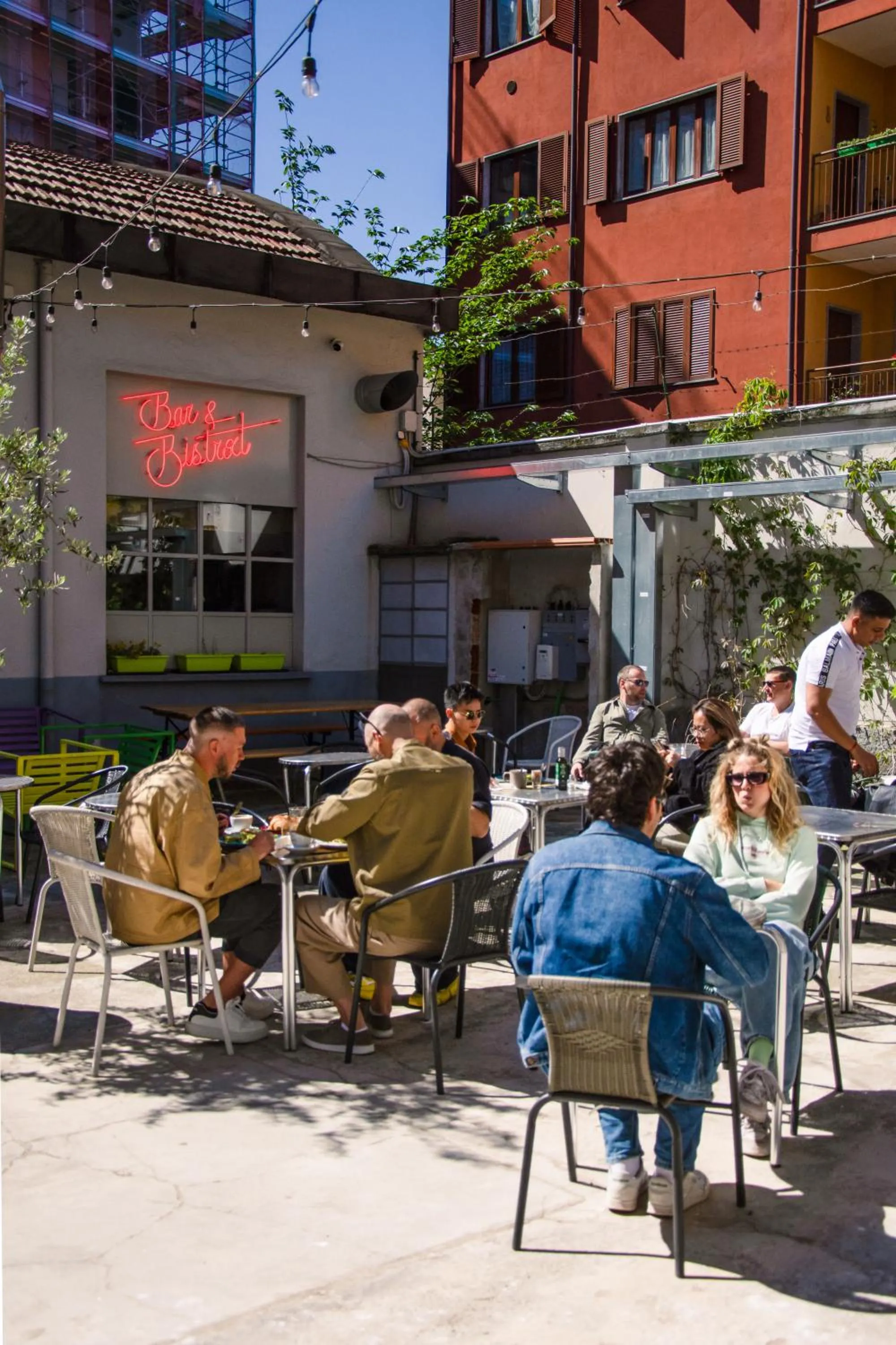 Restaurant/places to eat in Bovisa Urban Garden