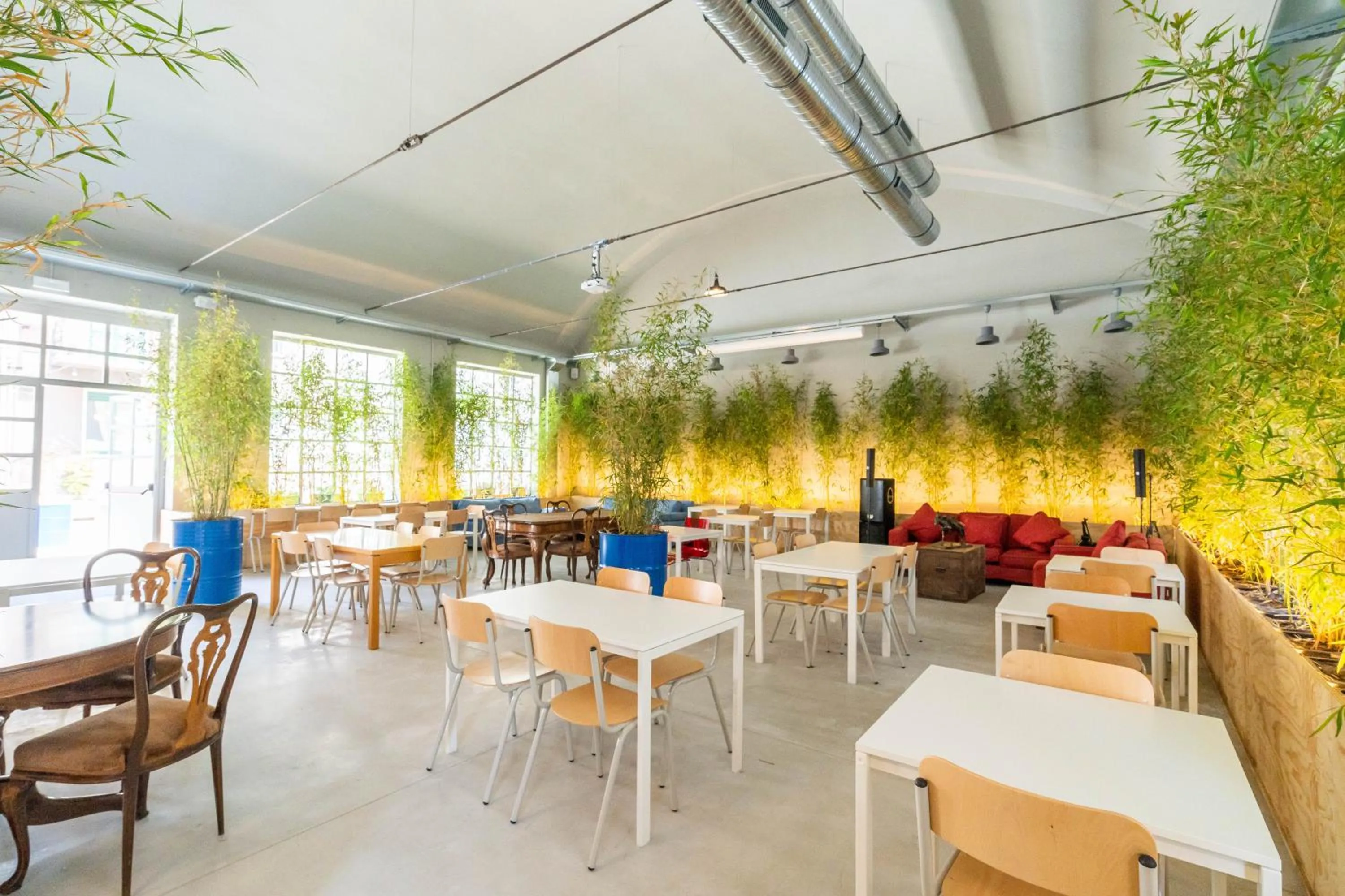 Restaurant/places to eat in Bovisa Urban Garden
