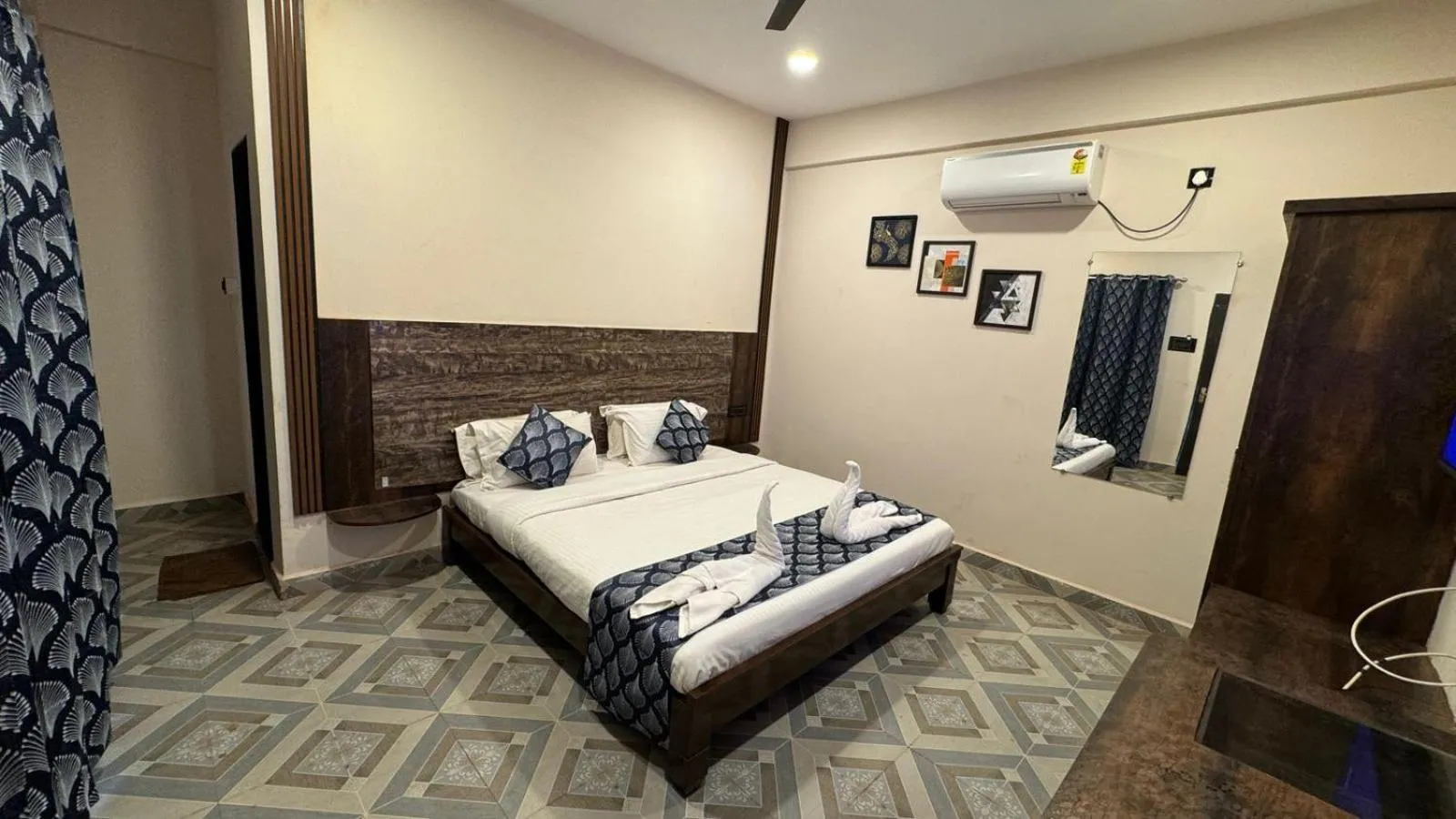 Bed in OZIBA BEACH RESORT