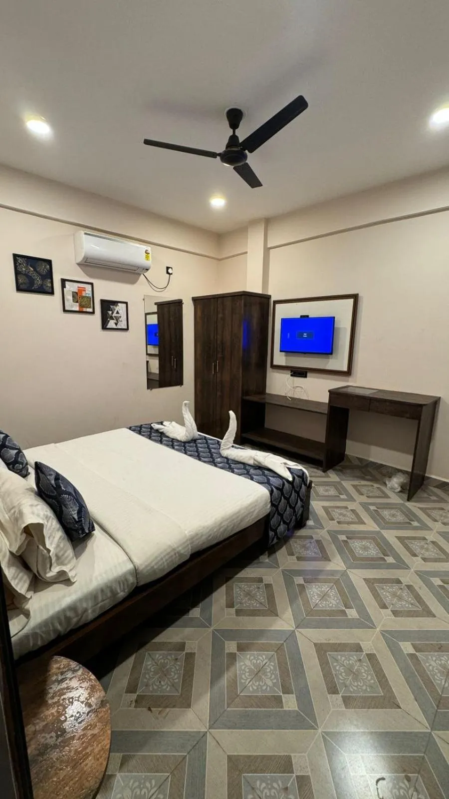 Bed in OZIBA BEACH RESORT