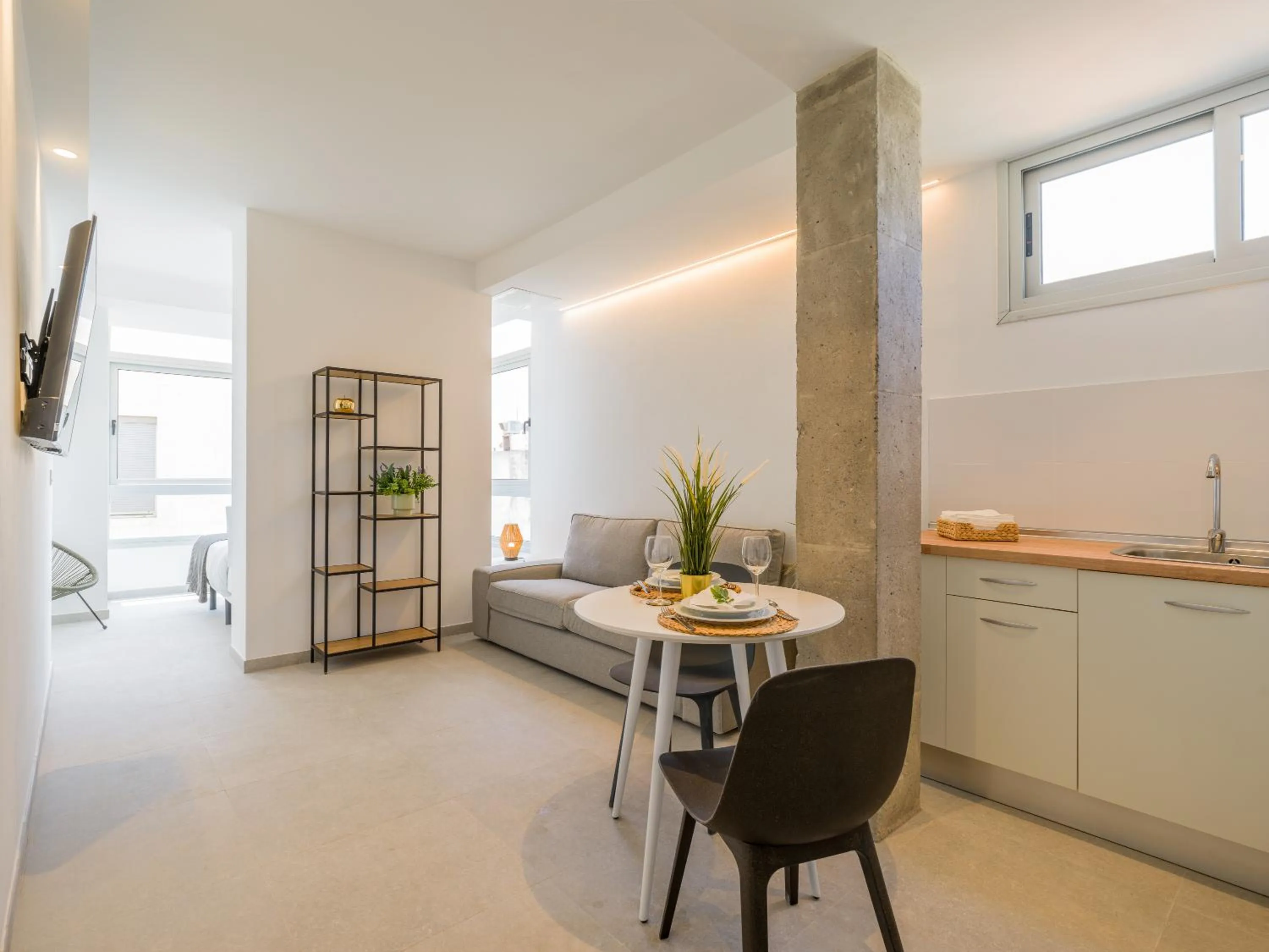 Kitchen or kitchenette in Shabolo Apartments Las Palmas