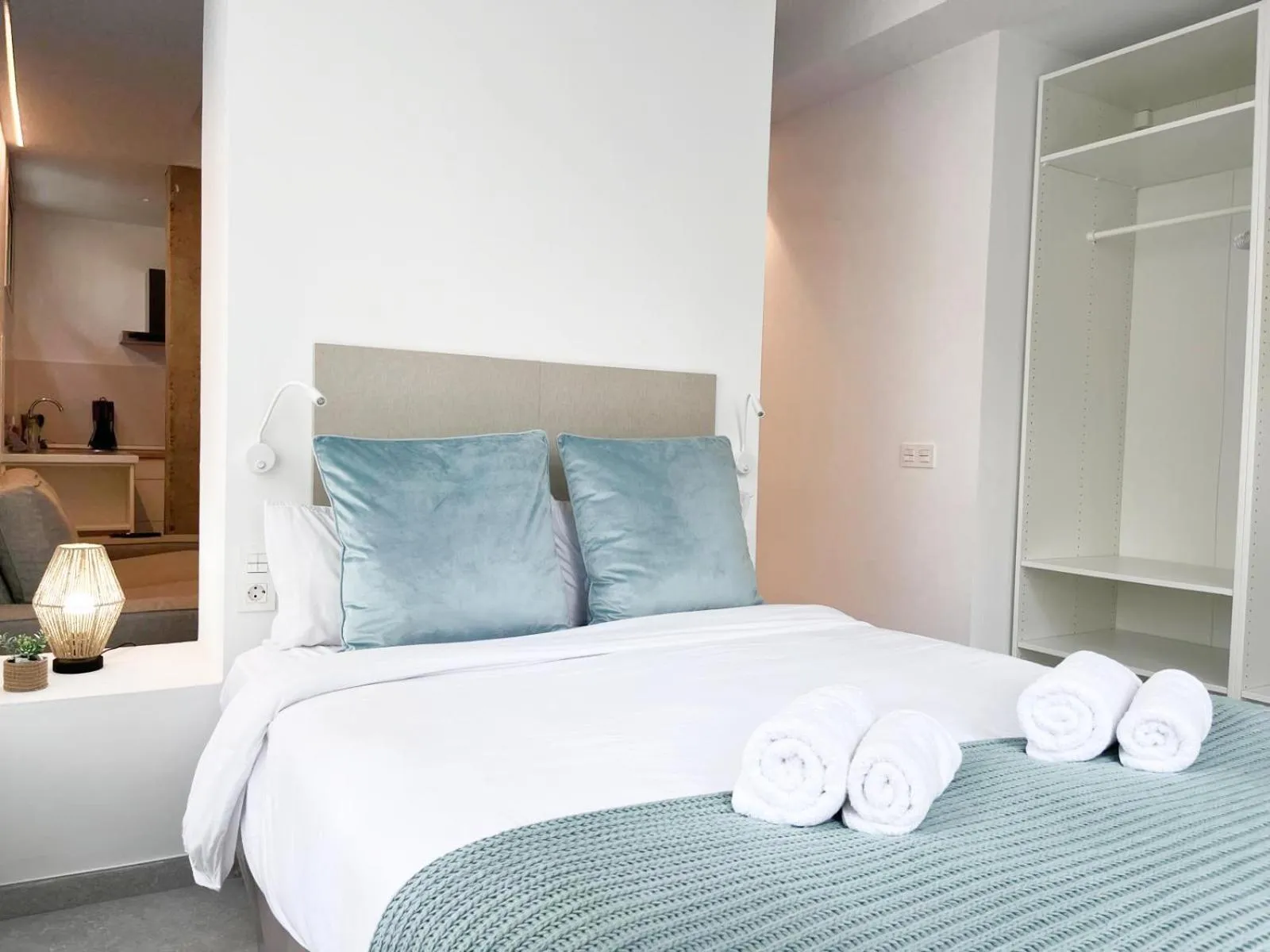 Bedroom, Bed in Shabolo Apartments Las Palmas