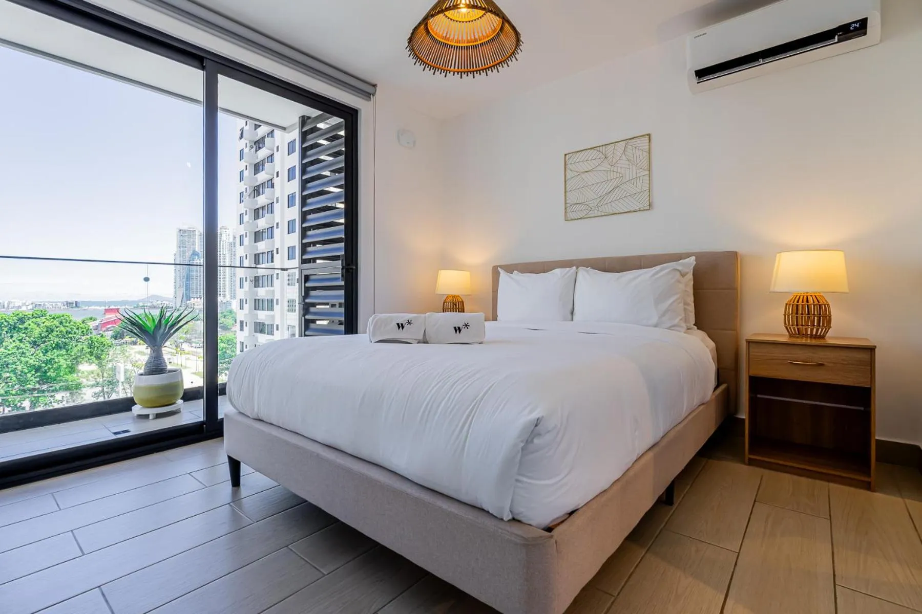 Bedroom, Bed in Wynwood House San Francisco