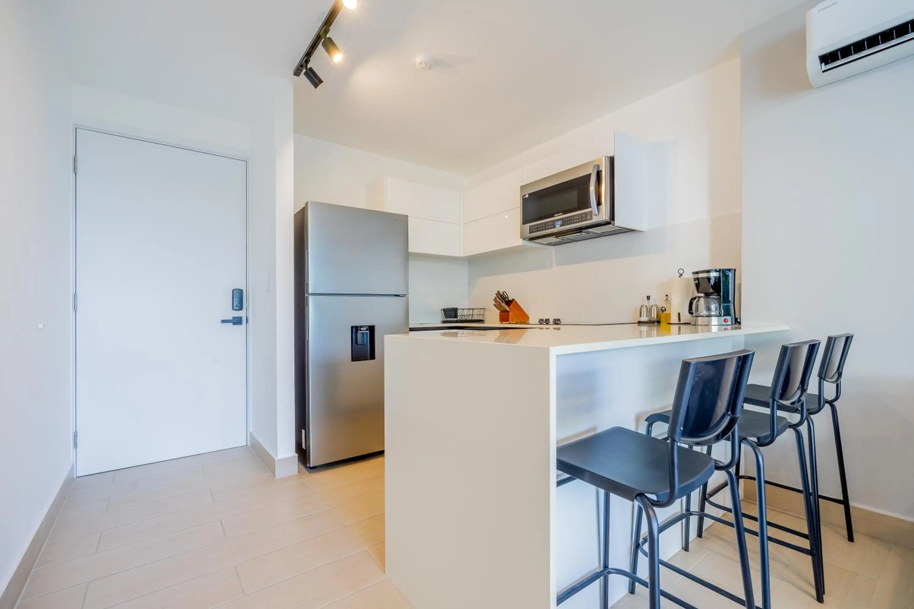 Kitchen or kitchenette in Wynwood House San Francisco