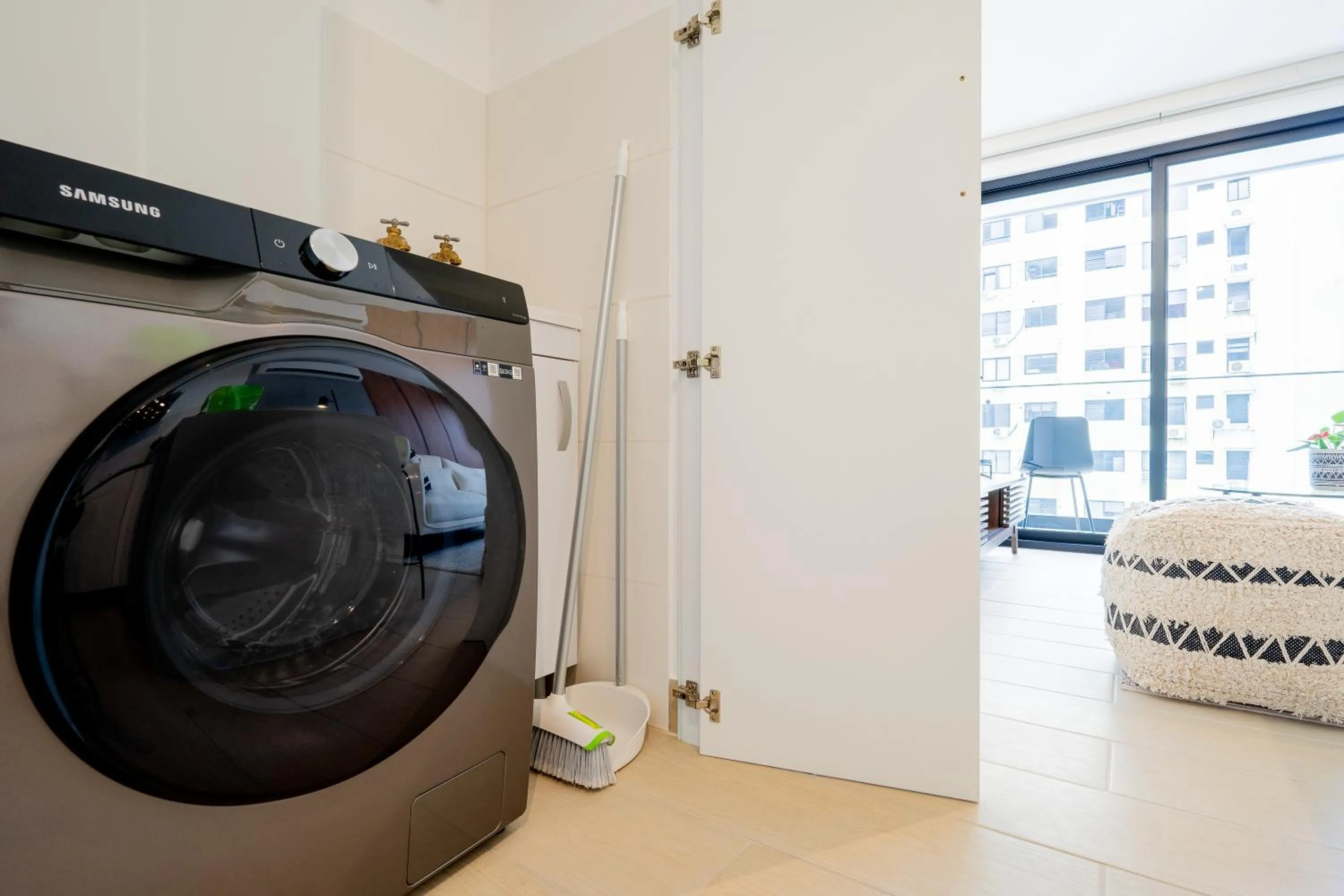 washing machine in Wynwood House San Francisco