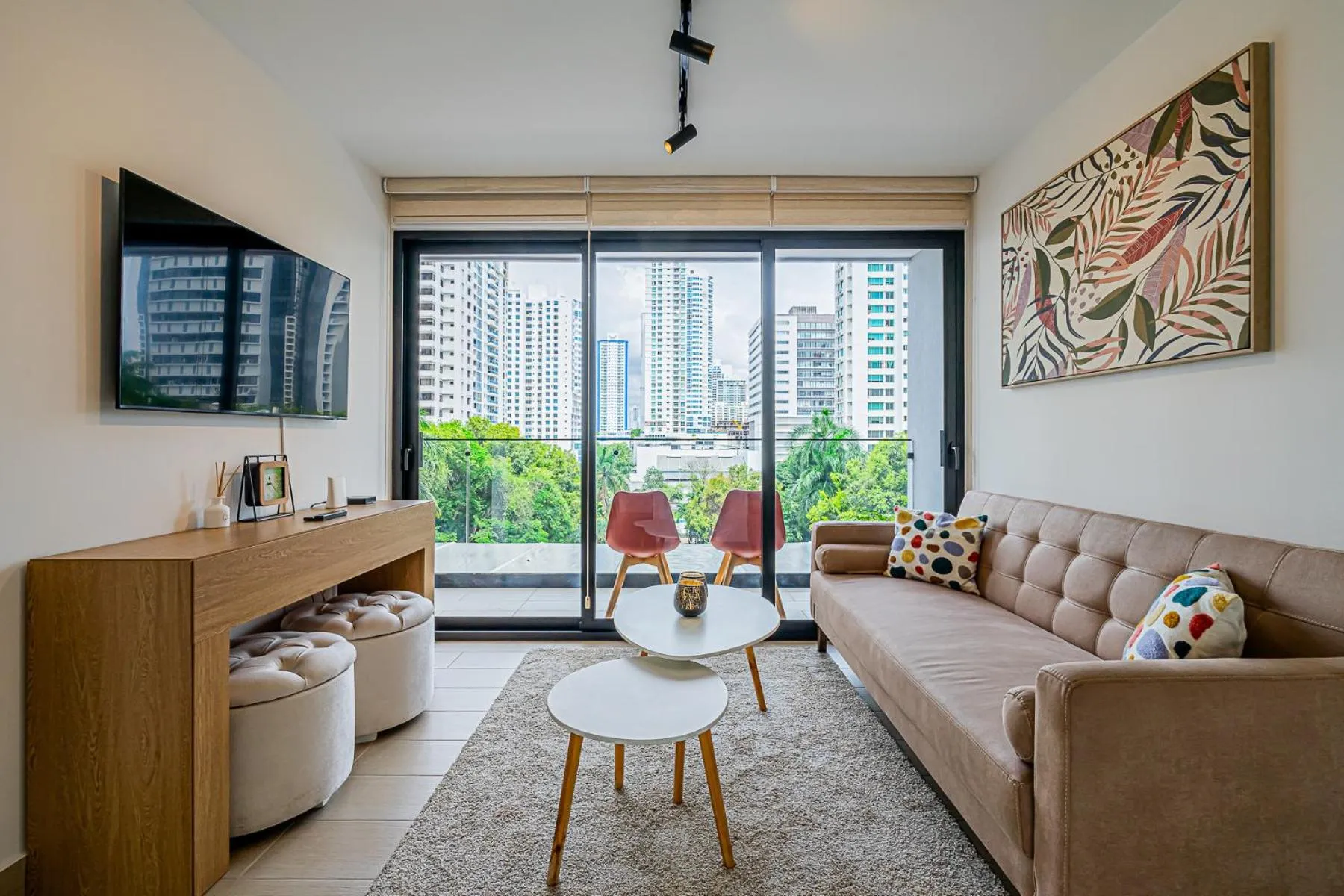 Living room in Wynwood House San Francisco