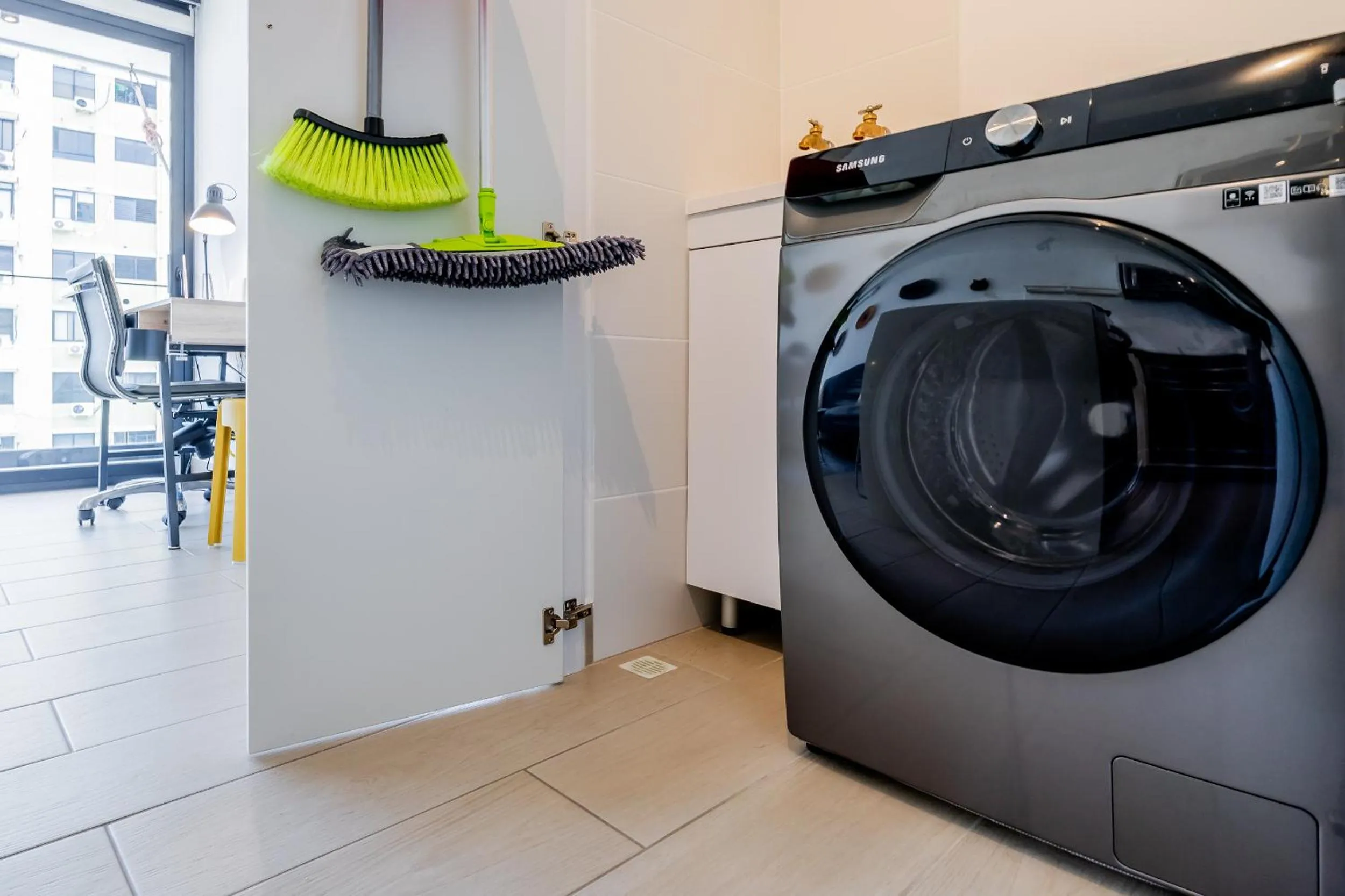 washing machine in Wynwood House San Francisco