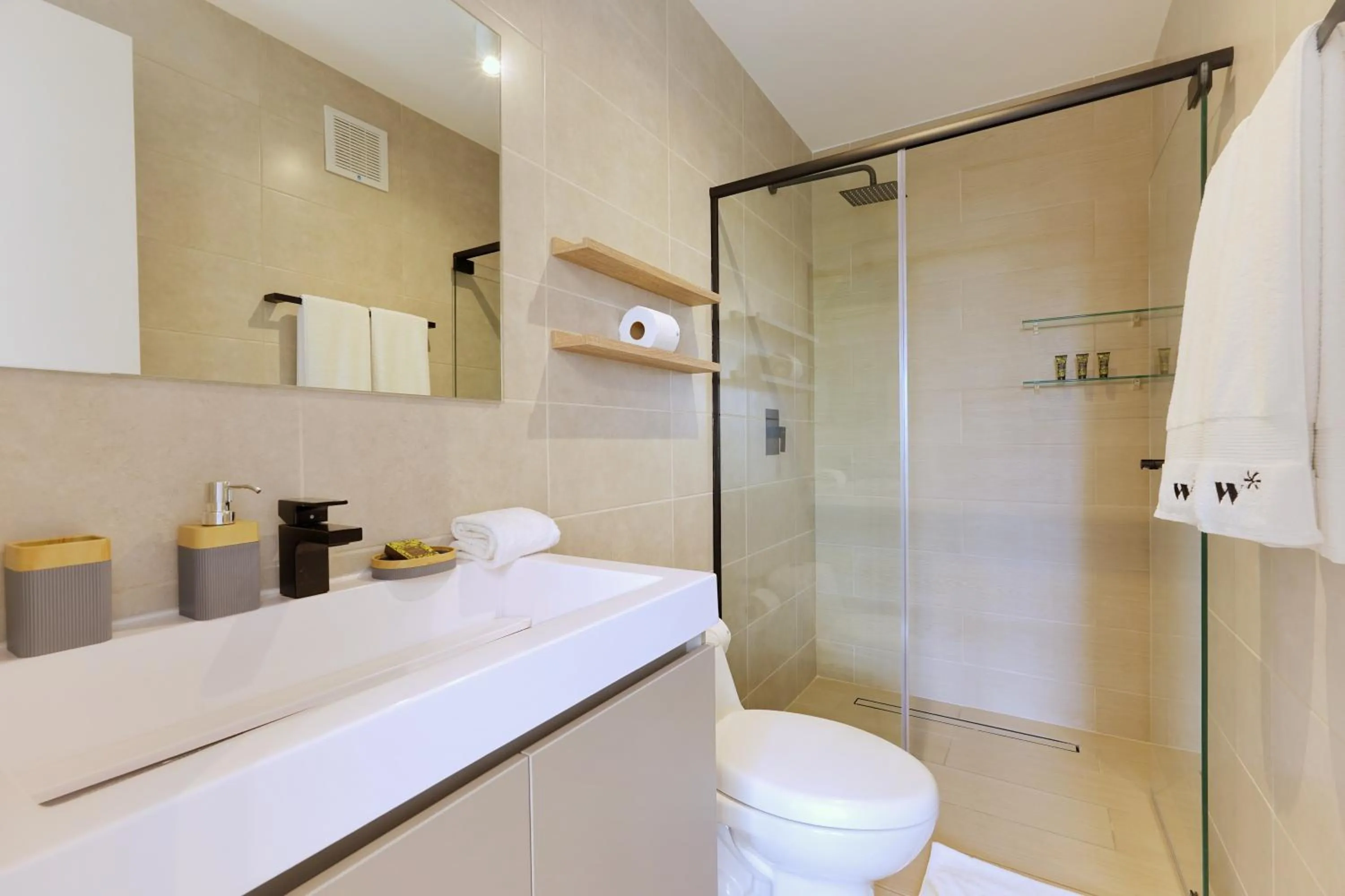 Bathroom in Wynwood House San Francisco