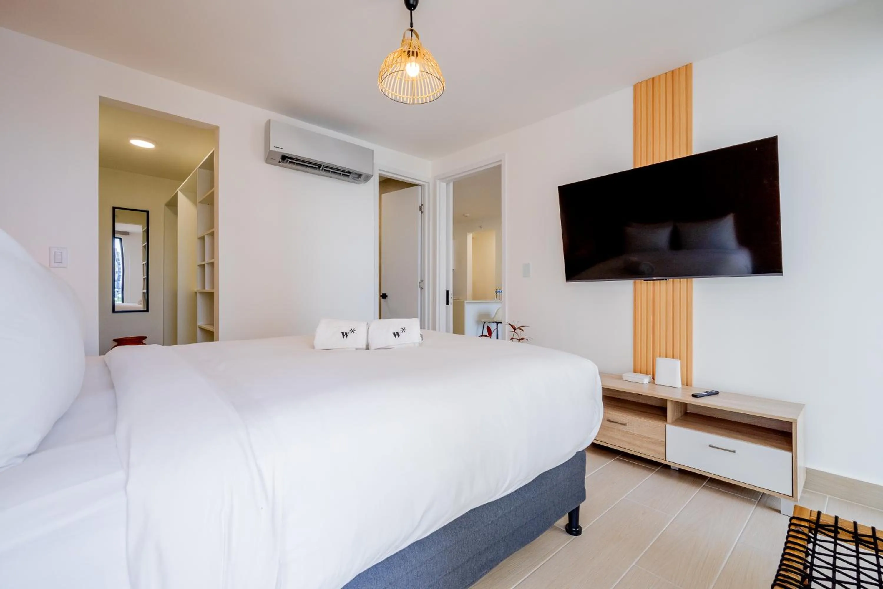 Bed in Wynwood House San Francisco