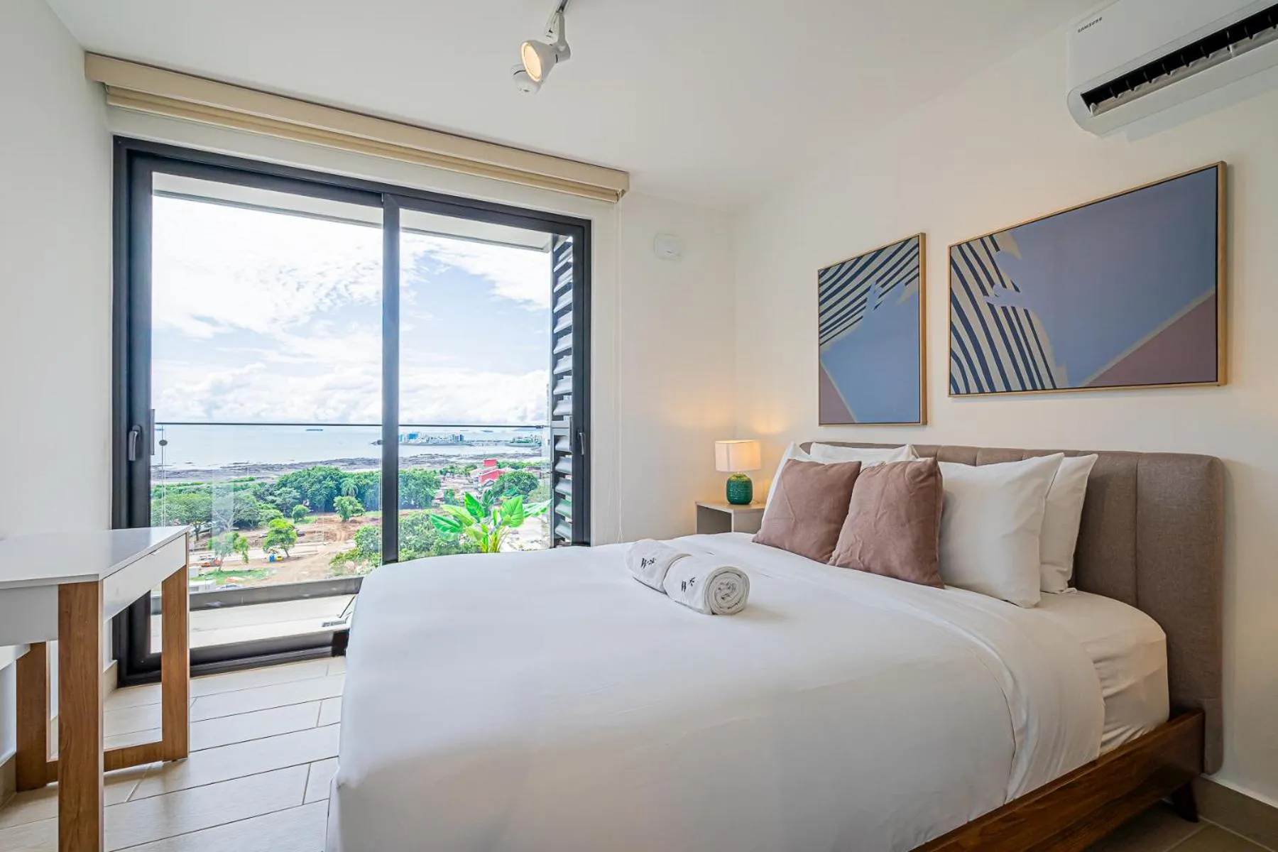 Bedroom, Bed in Wynwood House San Francisco