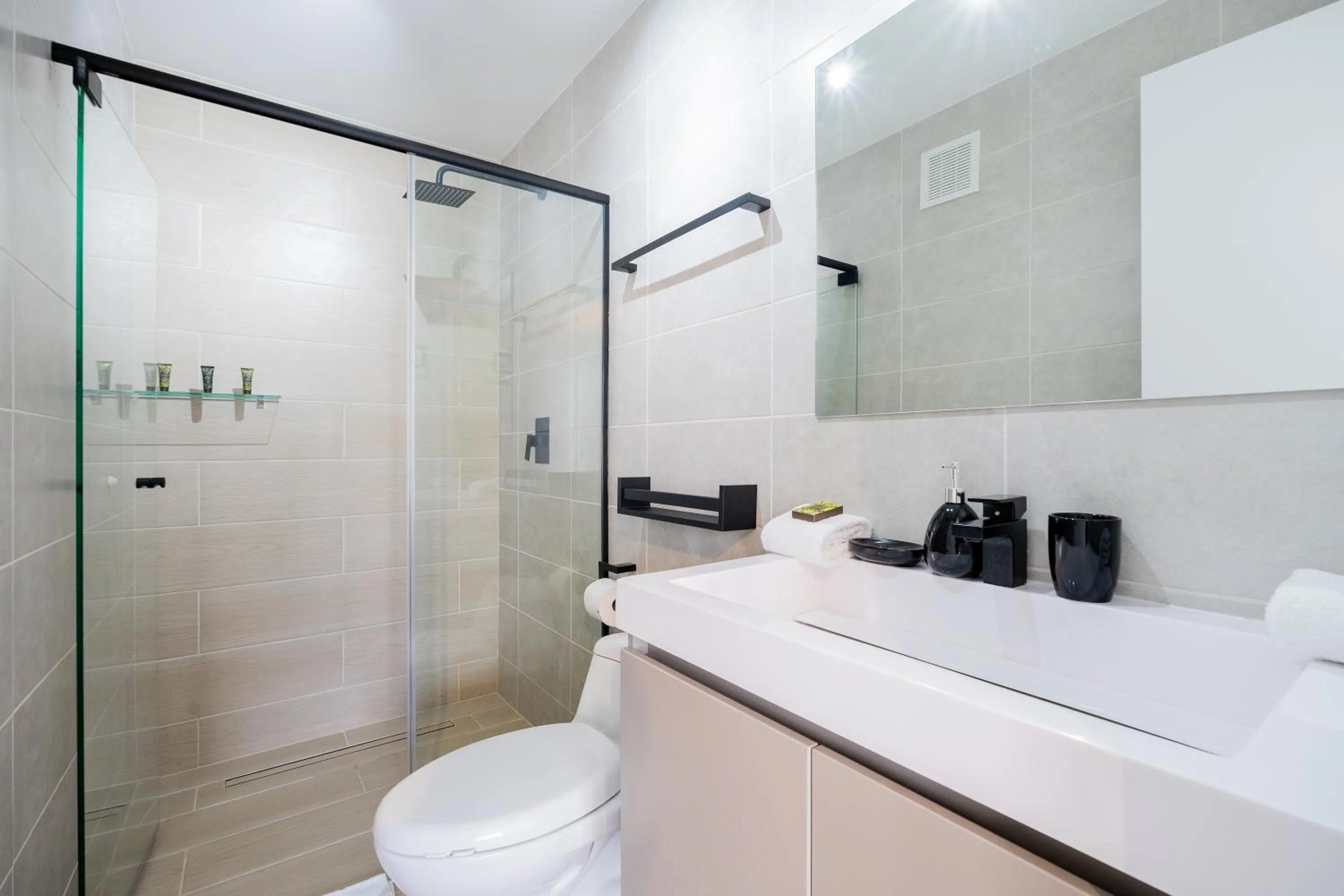 Bathroom in Wynwood House San Francisco