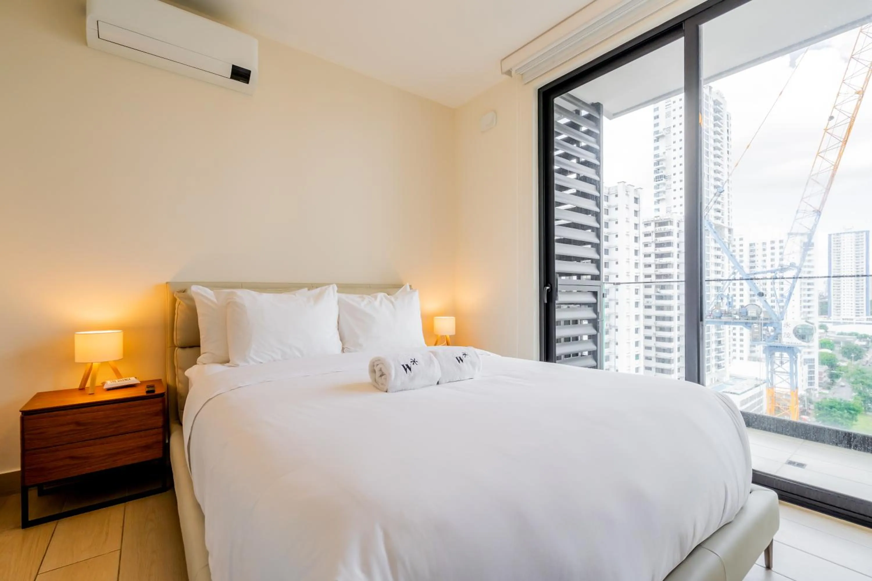 Bed in Wynwood House San Francisco